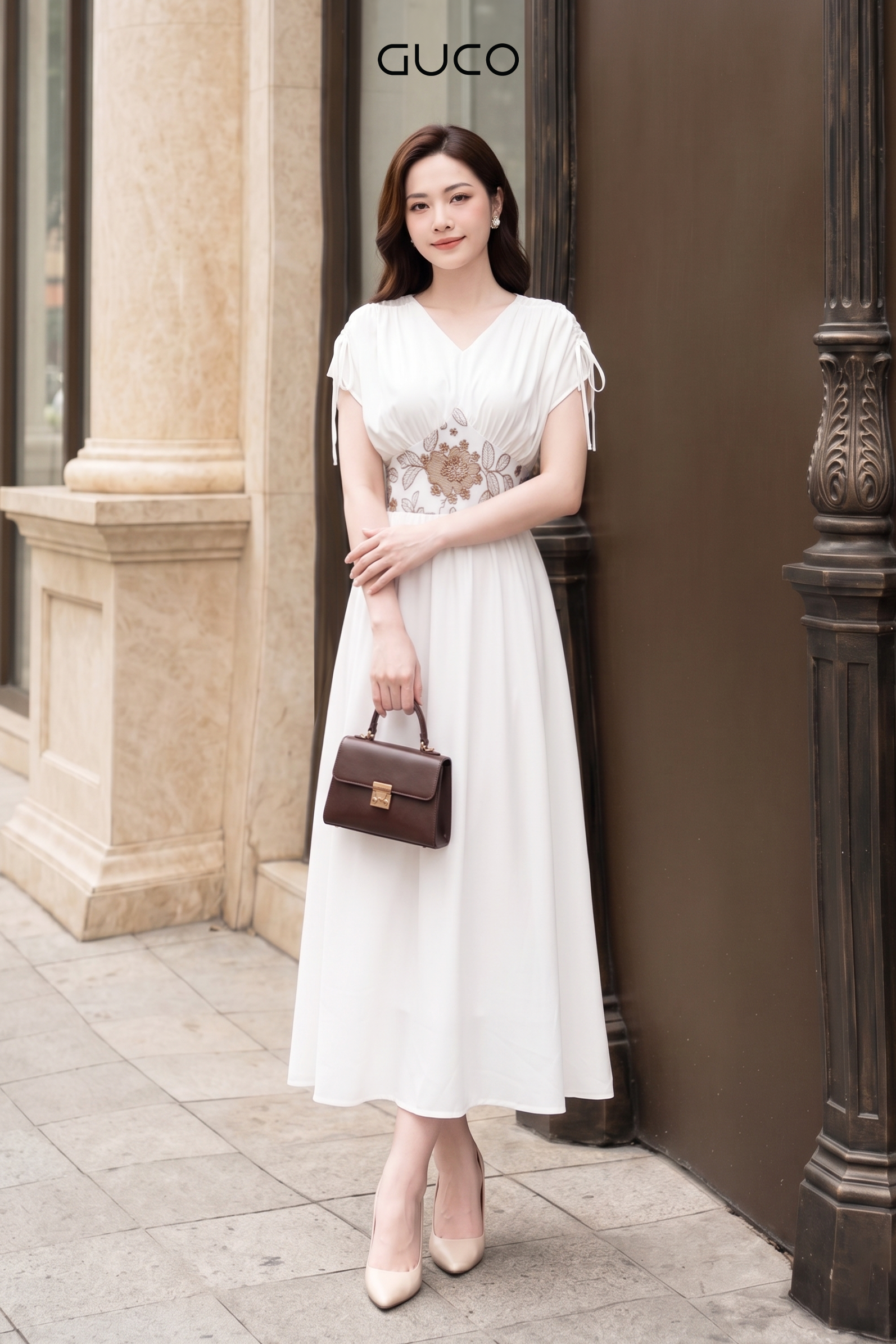 Đầm Midi Trắng Thêu Hoa Nâu Nhấn Eo_thumbnail_2