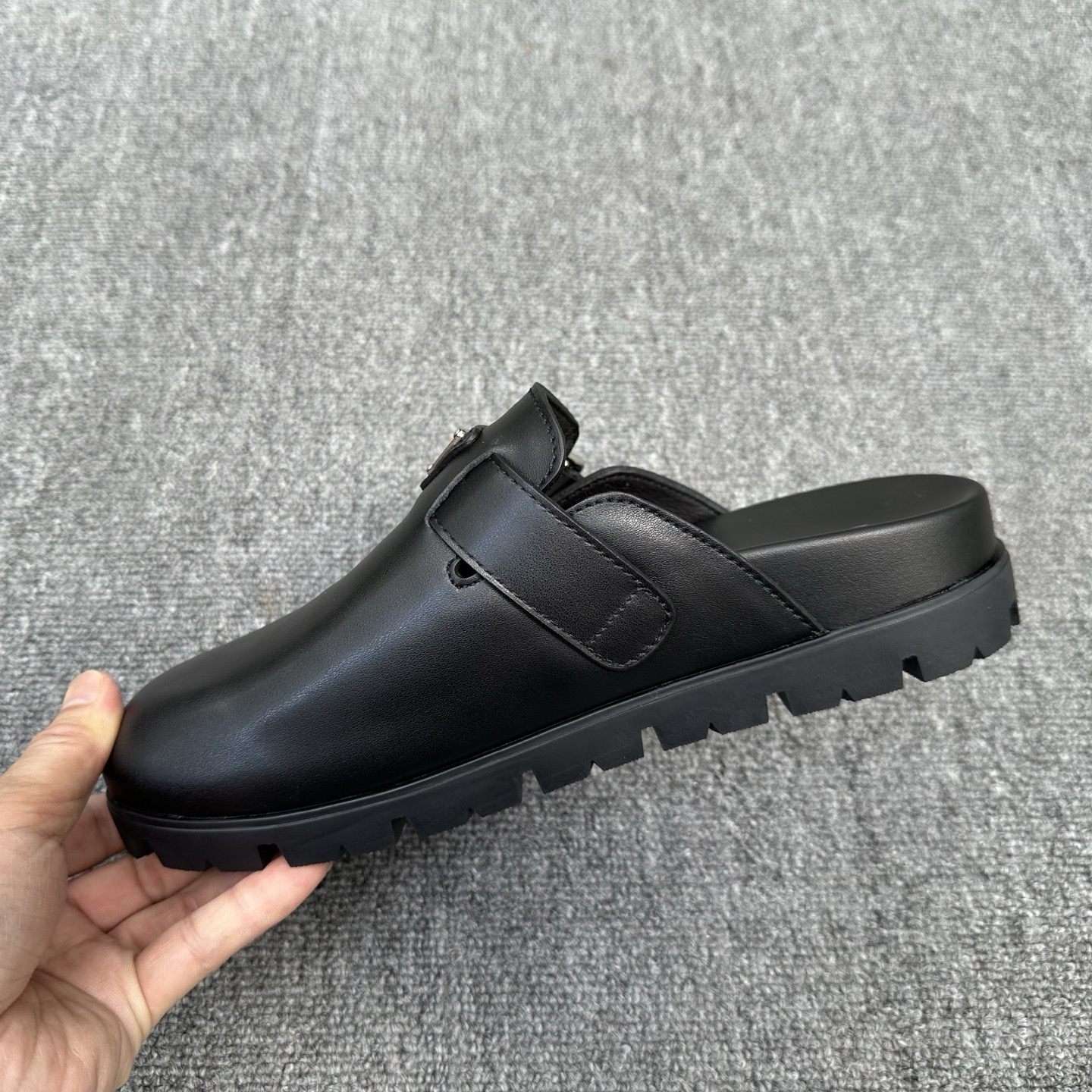 Sục PRADA_thumbnail_3