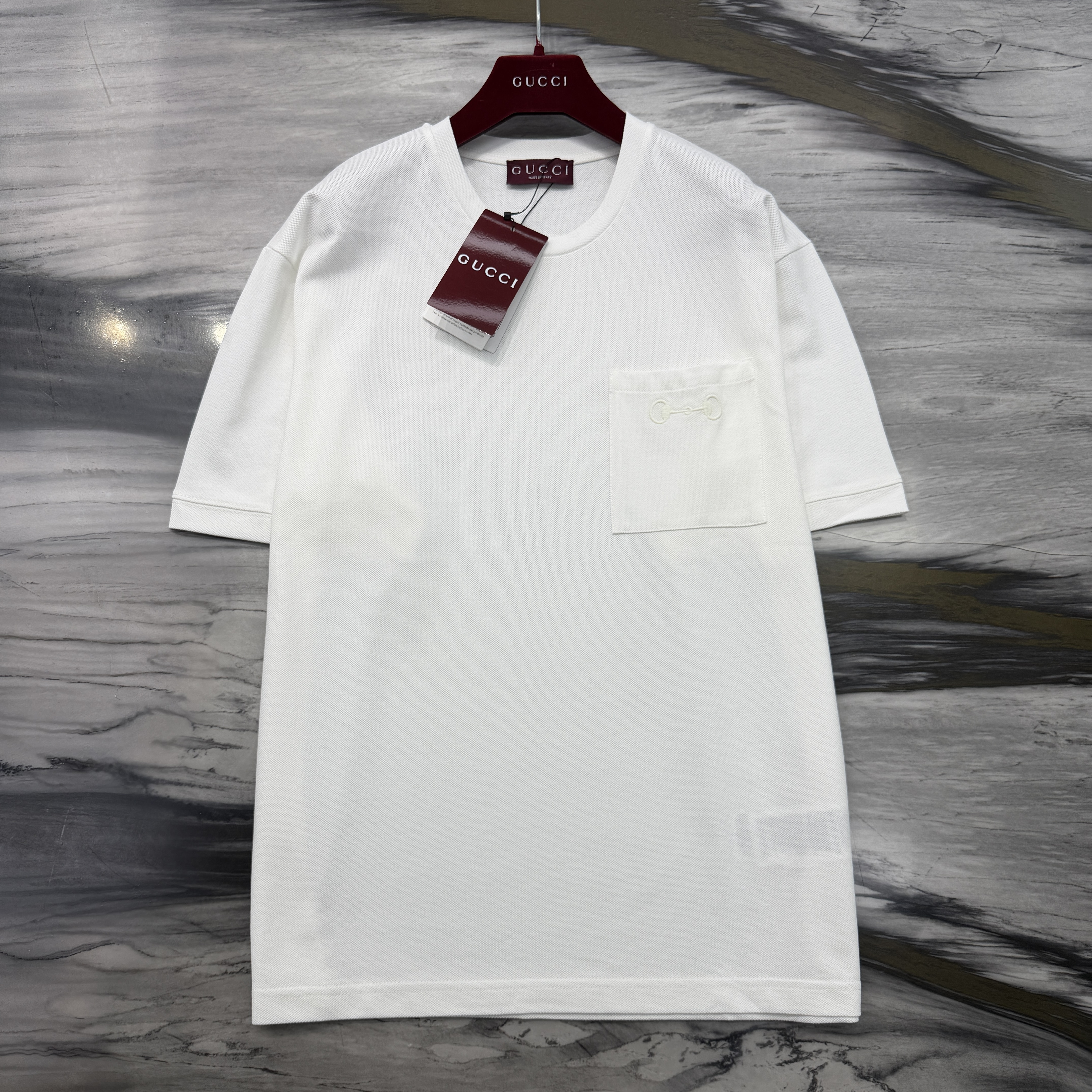 Phông Gucci