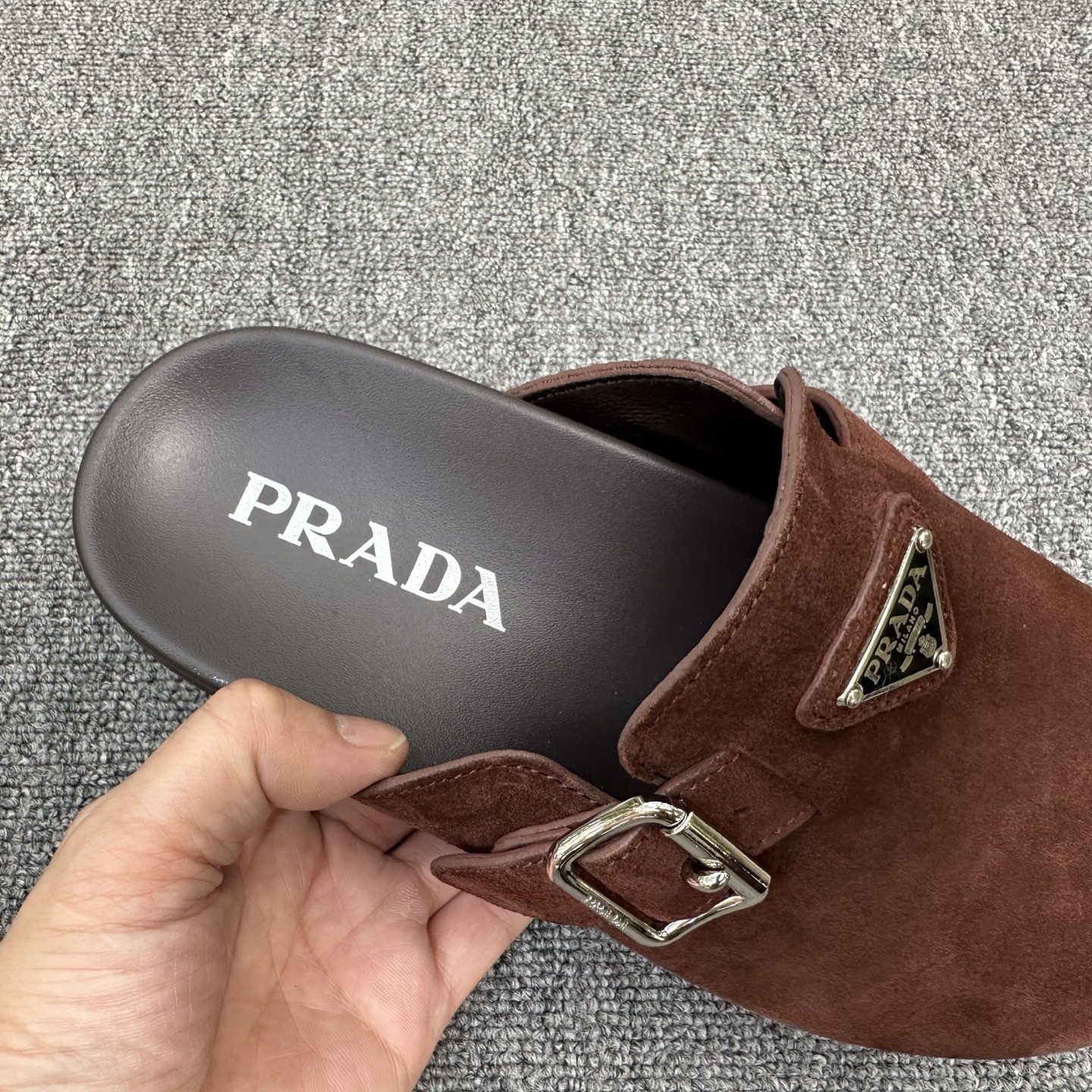 Sục PRADA_thumbnail_3