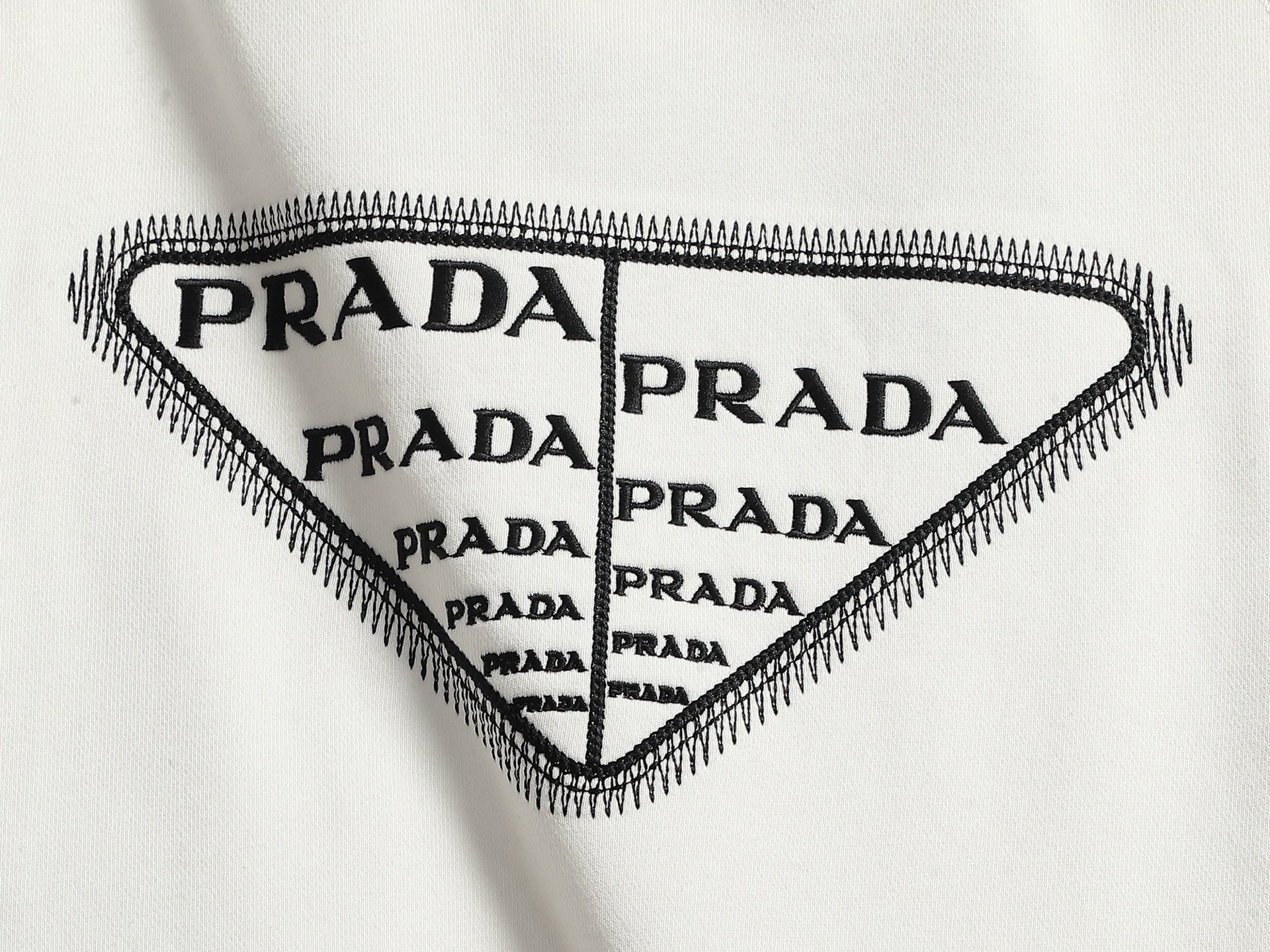 Áo Nỉ Prada_thumbnail_4