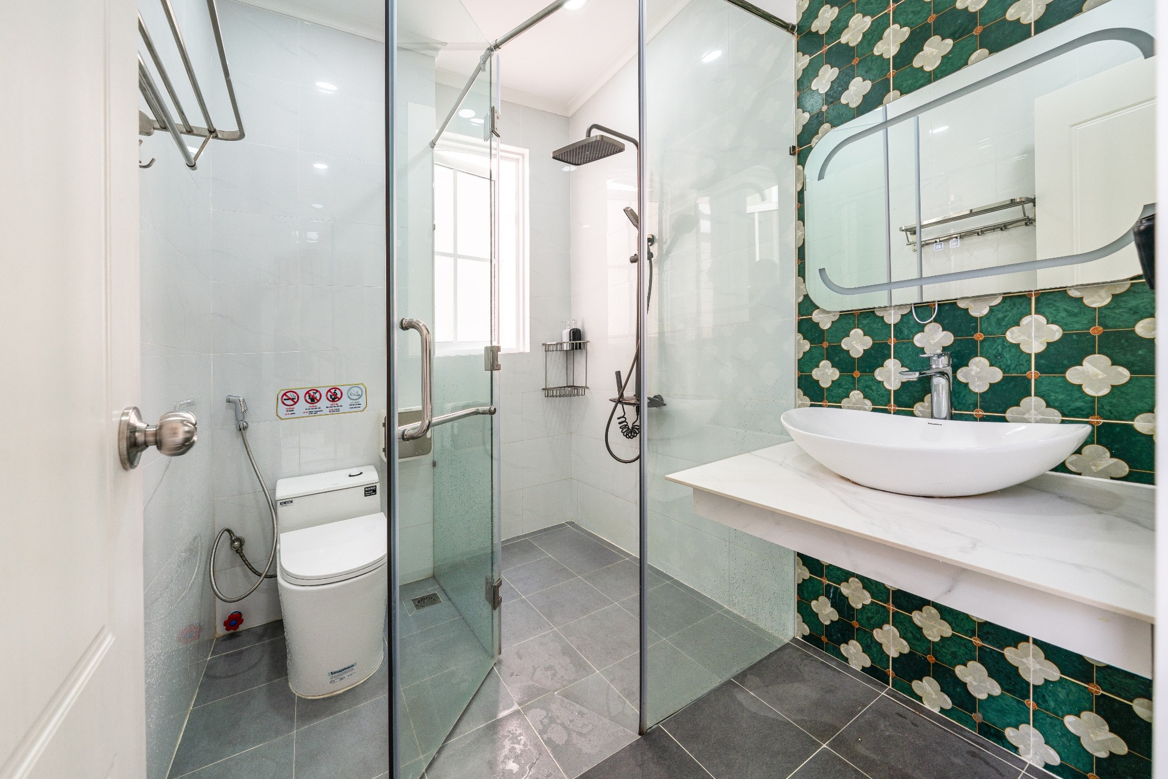the-moon-villa-novaworld-phan-thiet-bathroom-ensuite-4000px