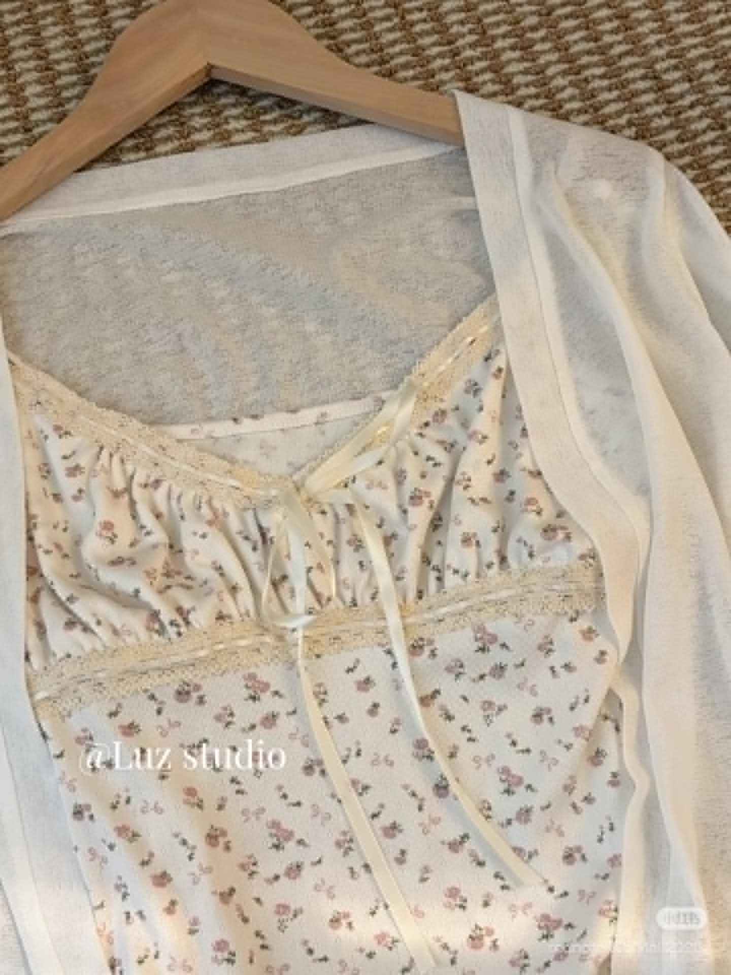 Lucas - Set áo thun 2 dây viền ren đính nơ hoa nhí + áo cardigan trơn basic_thumbnail_2