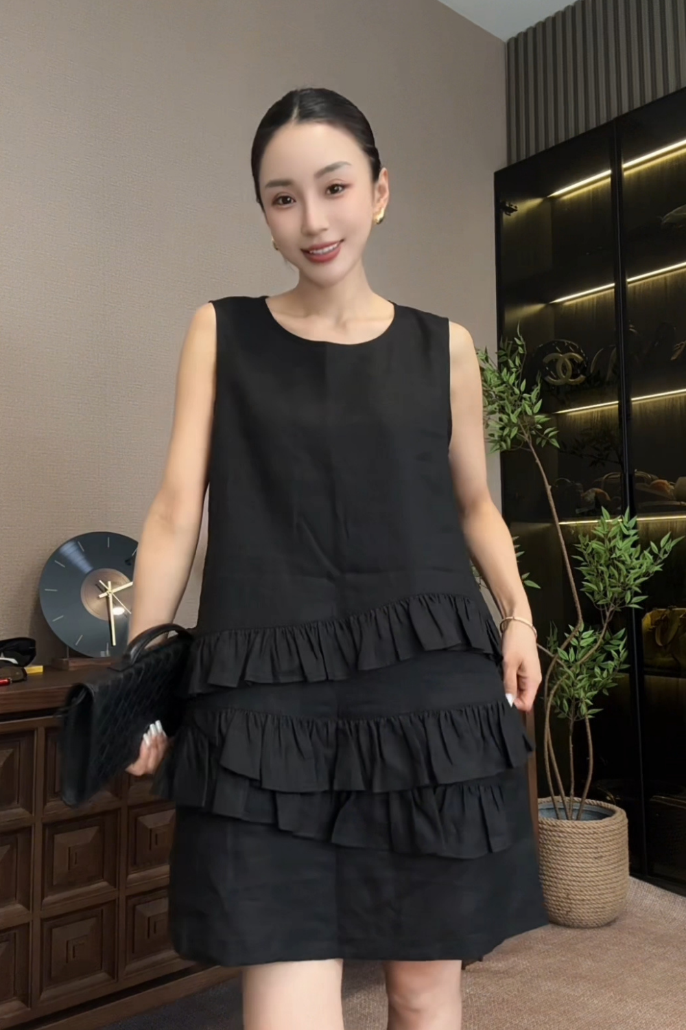 MV113 - Đầm Đen Tầng Bèo Nữ Tính_thumbnail_3