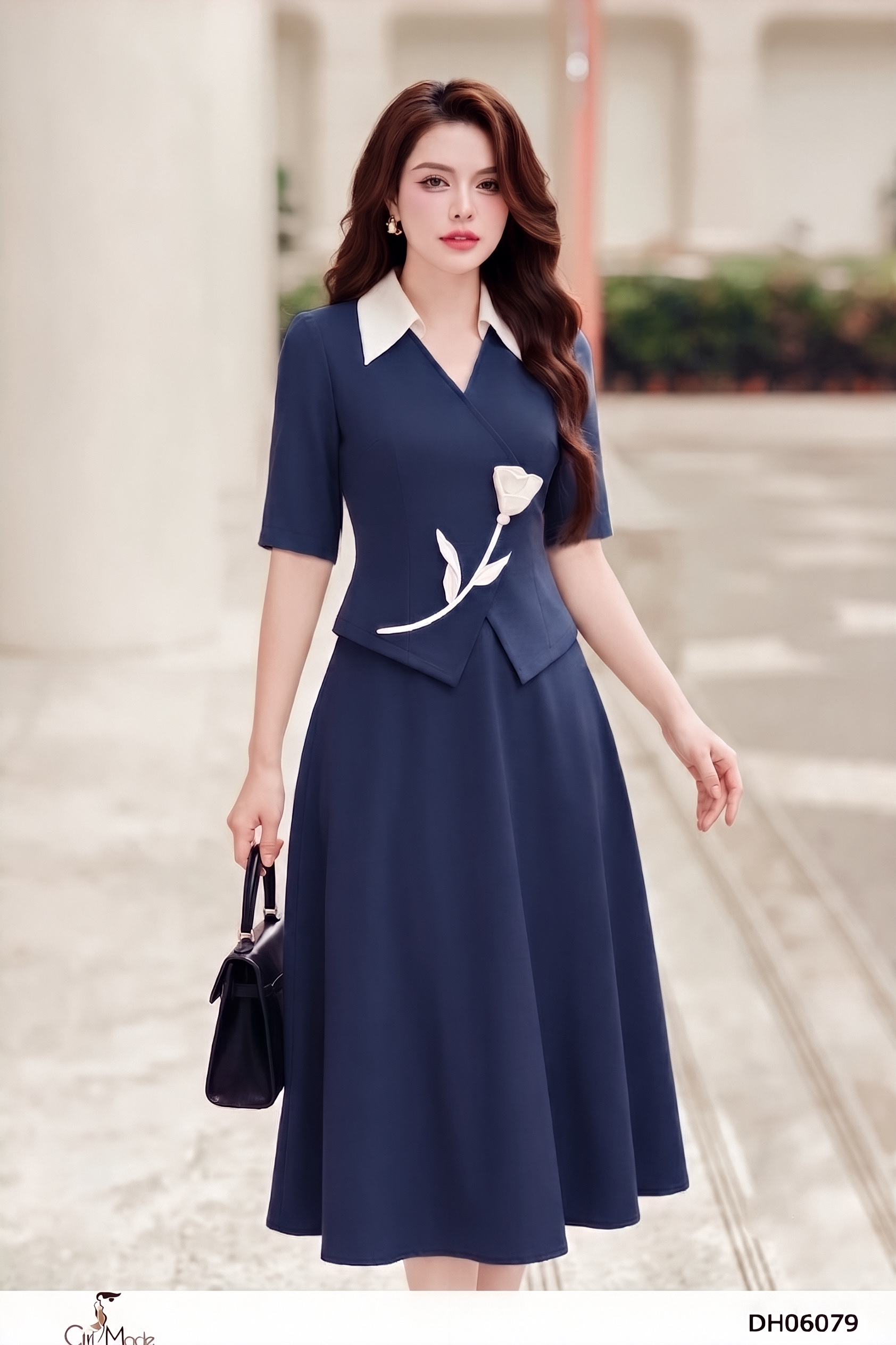 Đầm xòe xanh đen giả sét cổ V đức đính hoa eo, tay lỡ