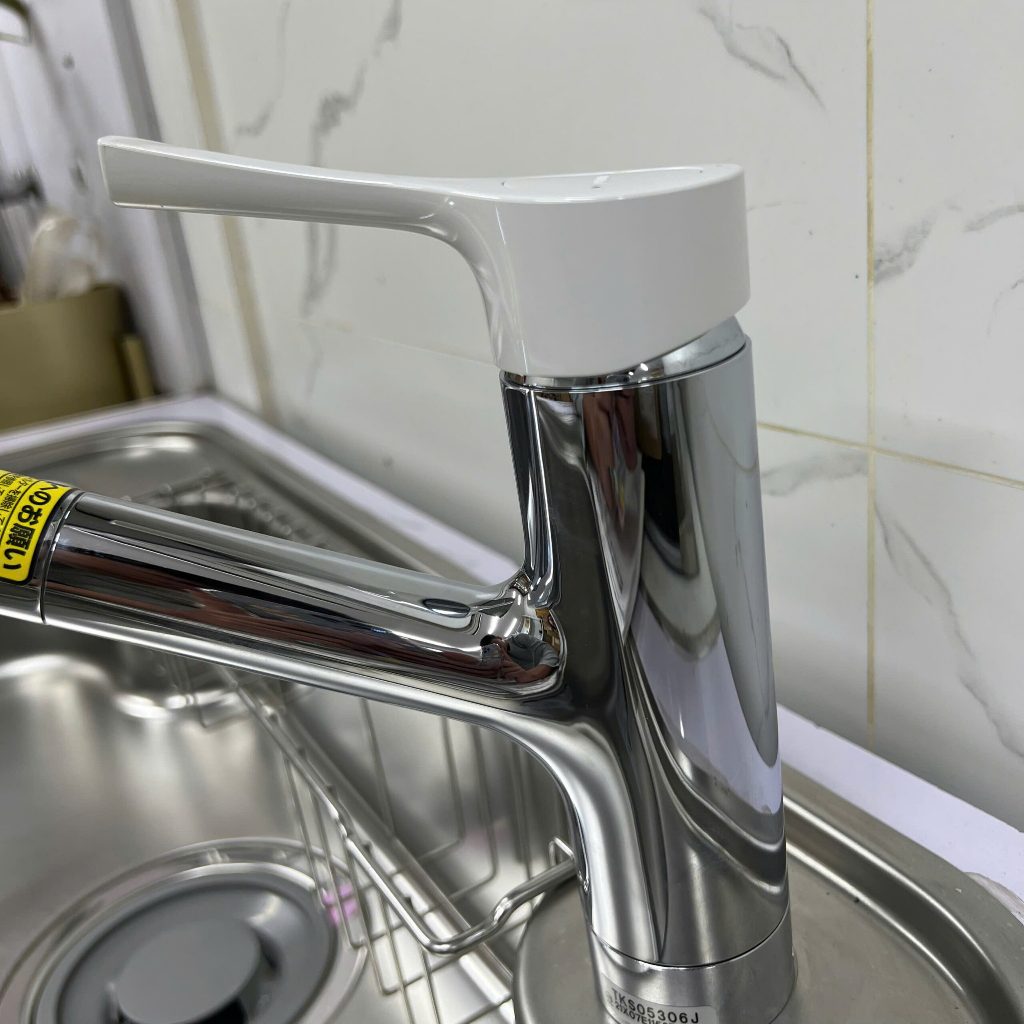Vòi rửa bát TOTO TKS05306J kéo dài đầu vòi và điều chỉnh tia nước tại đầu vòi (Mới 100%) - Bảo hành 2 năm_thumbnail_3