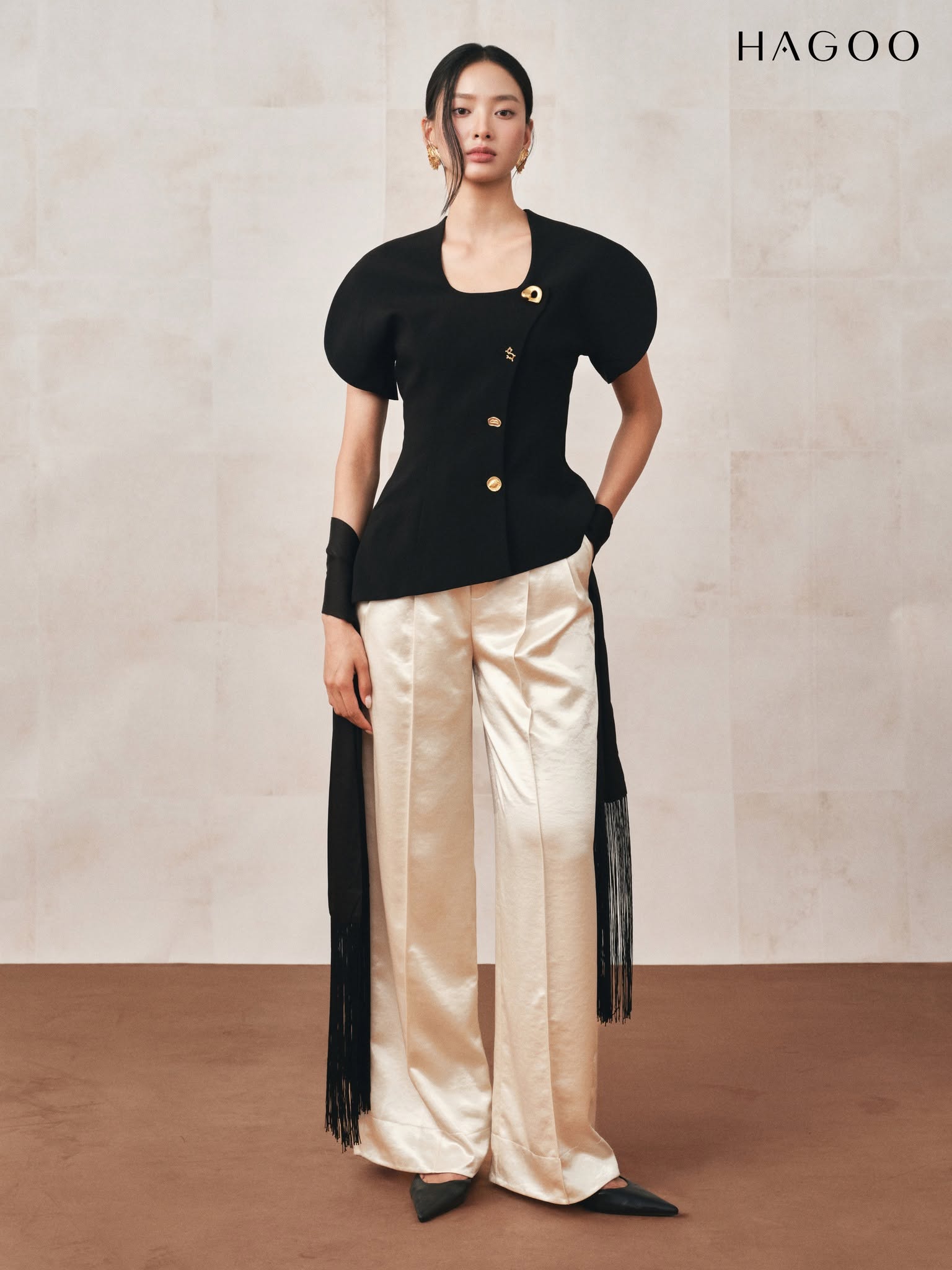 Straight-leg silk trousers with 2 pleats