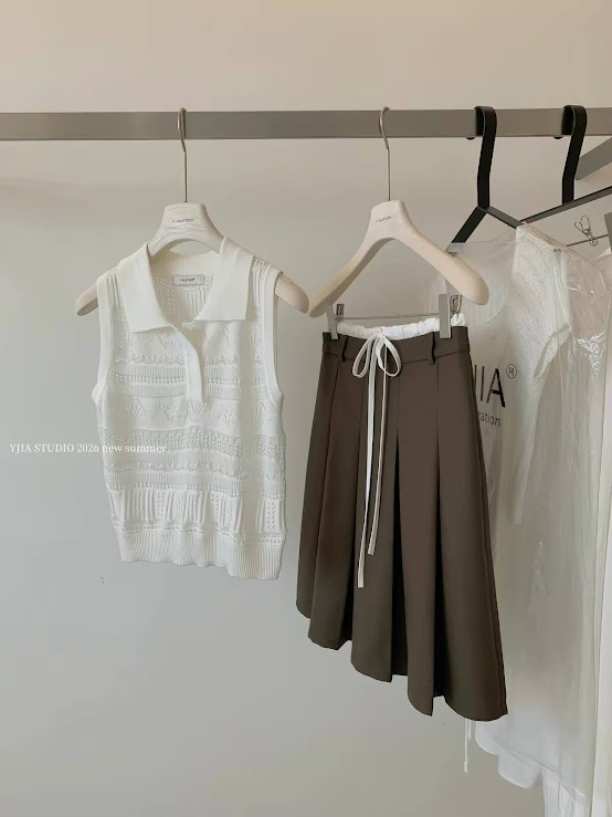Lucas - Set áo zile len cổ bẻ thêu họa tiết lỗ + chân váy xòe xếp ly dáng lửng_thumbnail_11