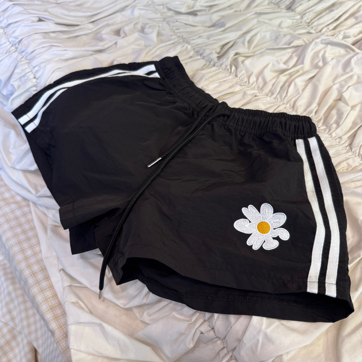 Quần Short Dù Nữ GUPO Lưng Thun Dây Rút Đứng Form Thoải Mái Thời Trang Local Brand - QSD02_thumbnail_1