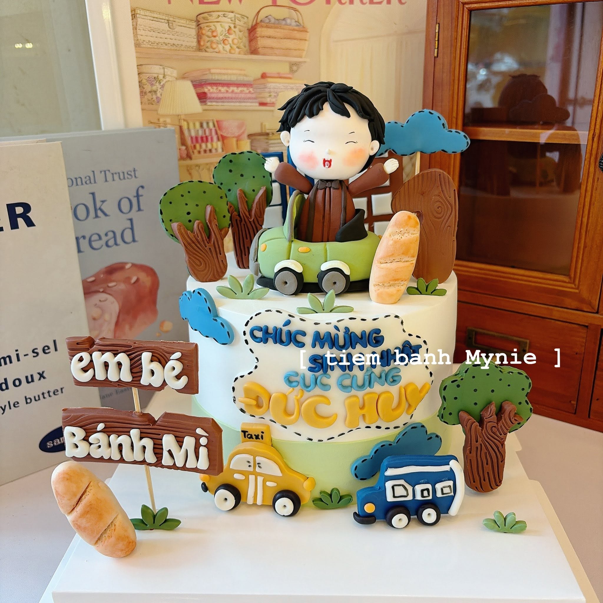 Bánh thôi nôi, bánh cho bé trai chủ đề xe ô tô