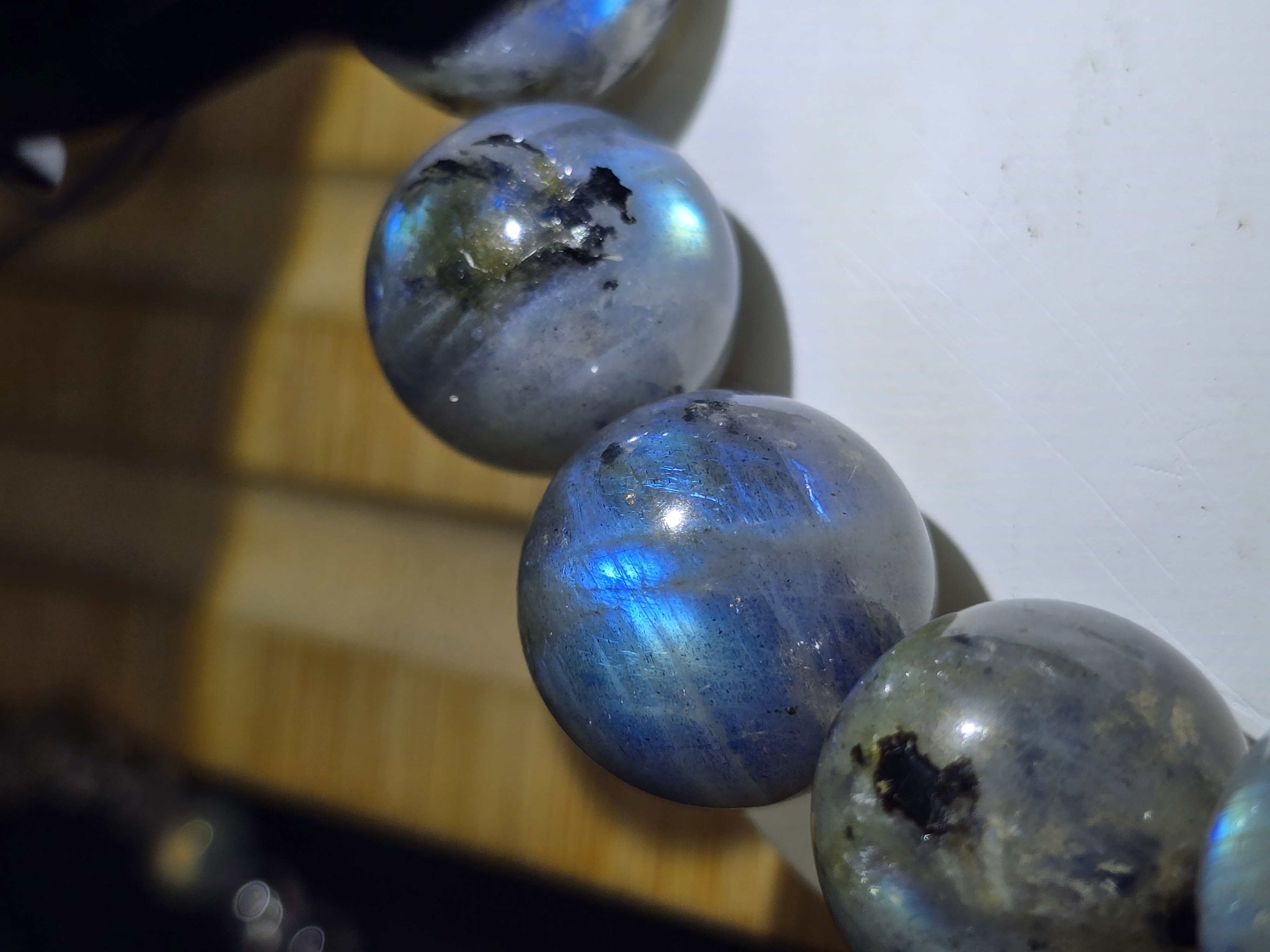Vòng Tay Đá Xà Cừ Hắc Nguyệt Quang Labradorite Thể Xám_thumbnail_9