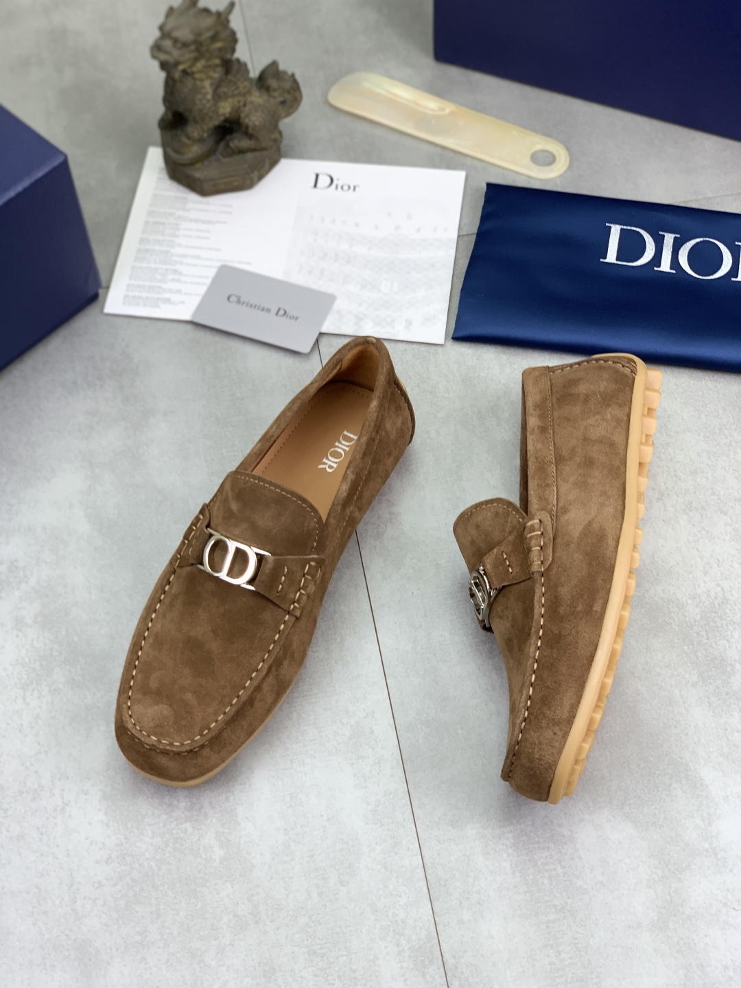 Giày Moca Dior