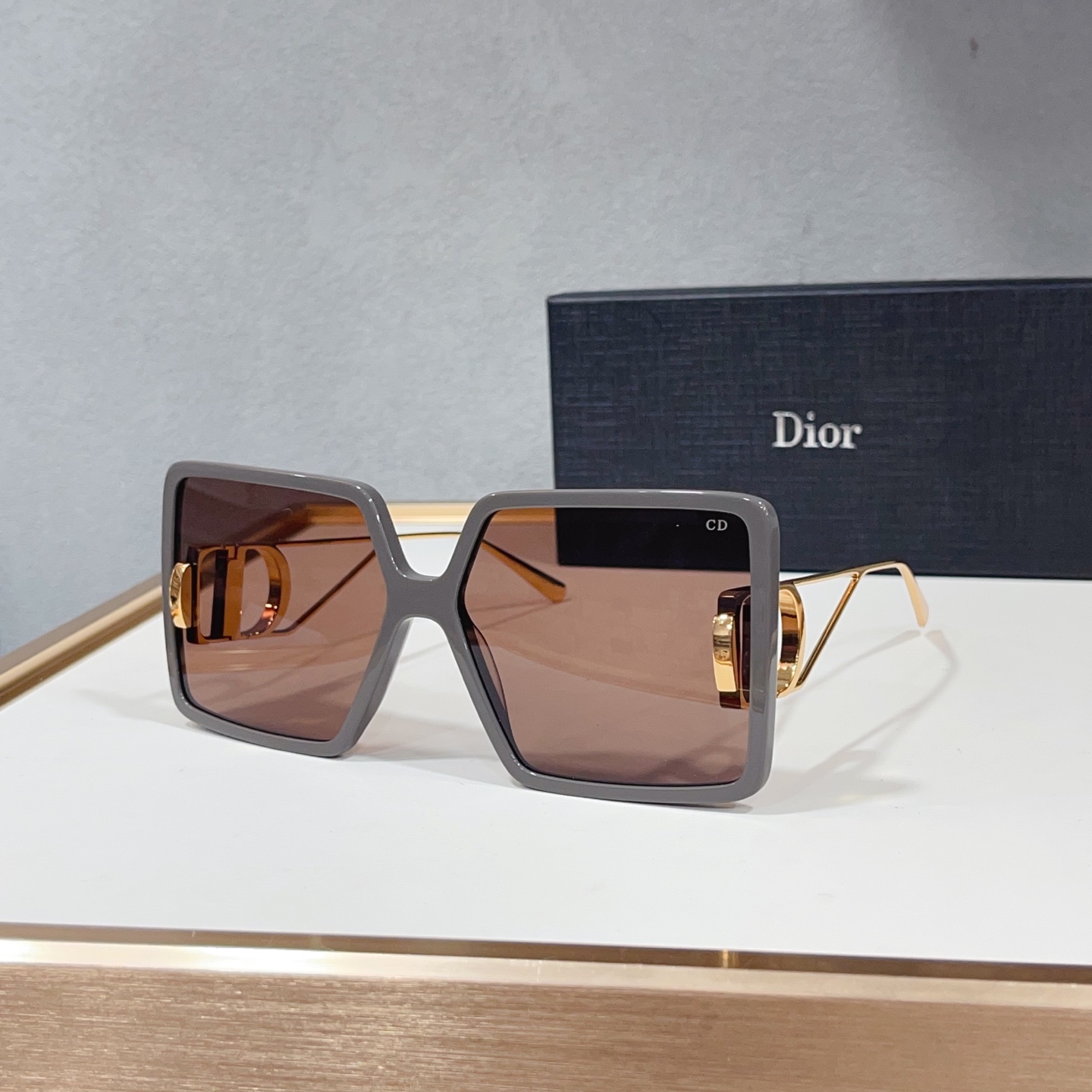 Kính dior_thumbnail_2