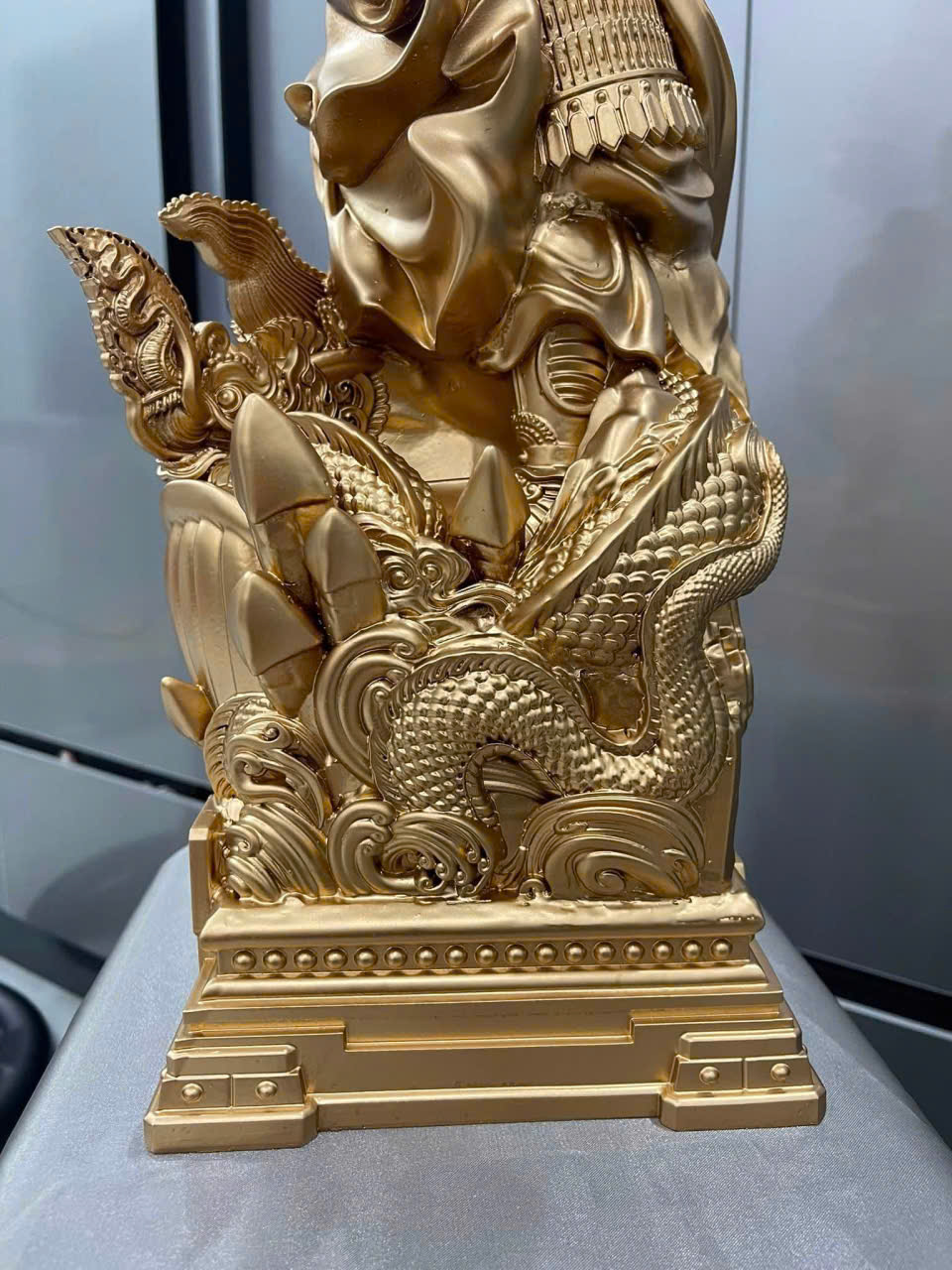 Tượng Hưng Đạo Đại Vương Trần Quốc Tuấn Màu Vàng Cao 42cm_thumbnail_3