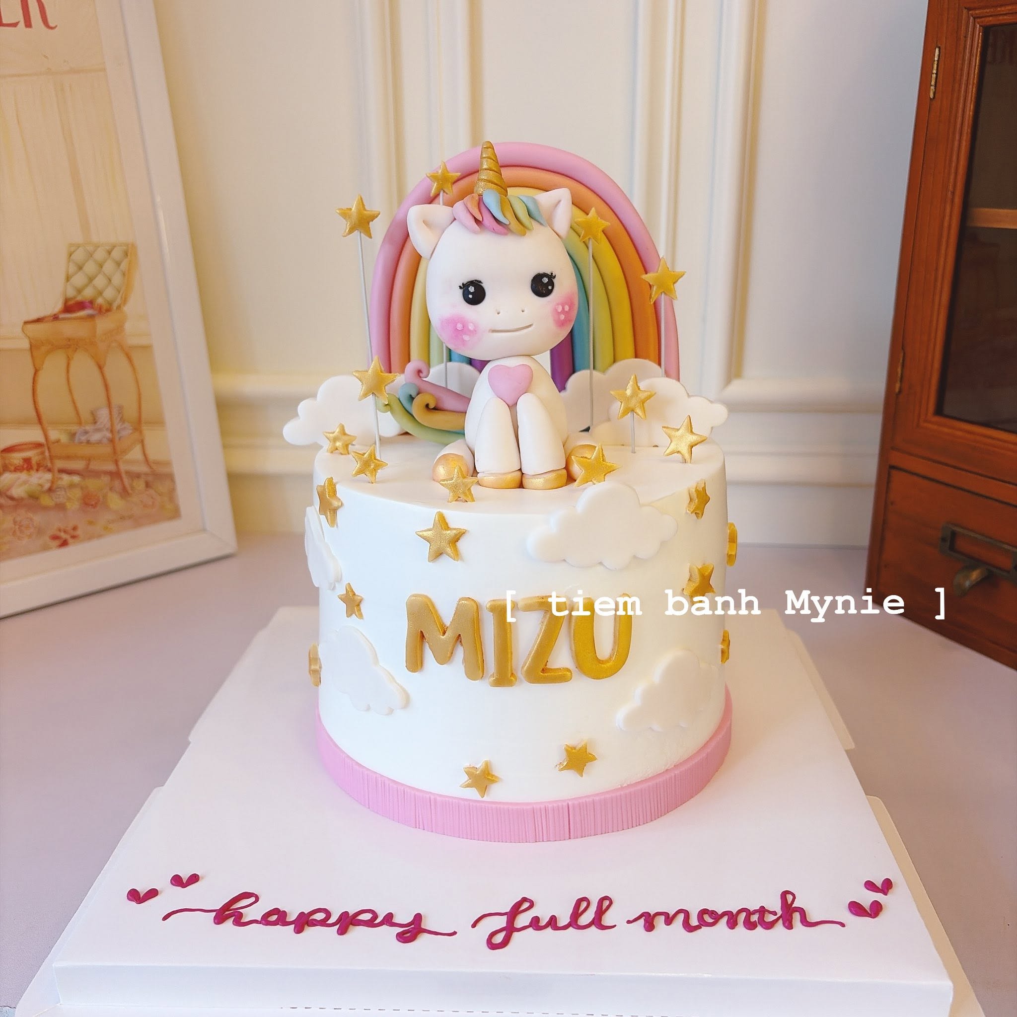 Bánh thôi nôi, bánh cho bé gái chủ đề Unicorn