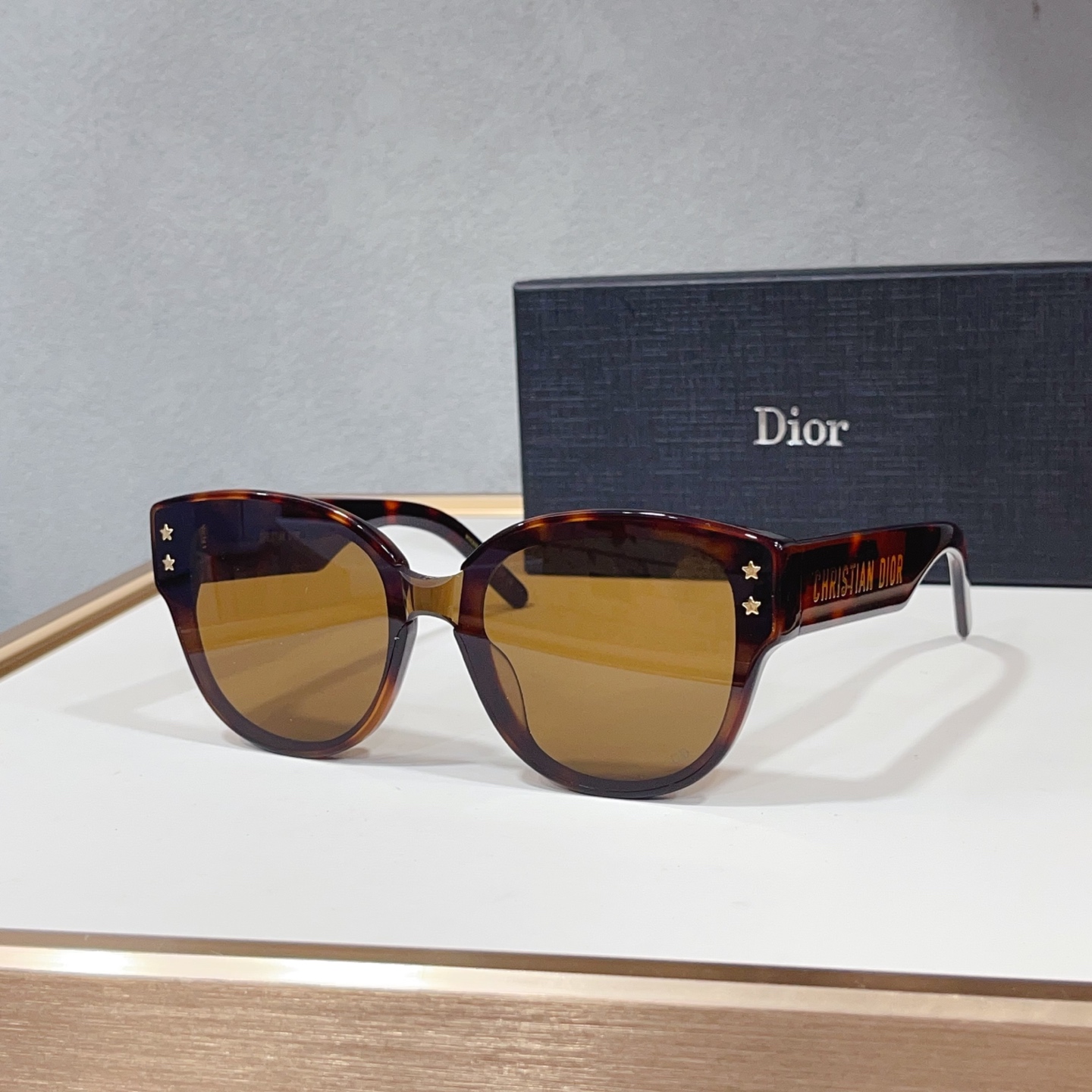 Kính dior