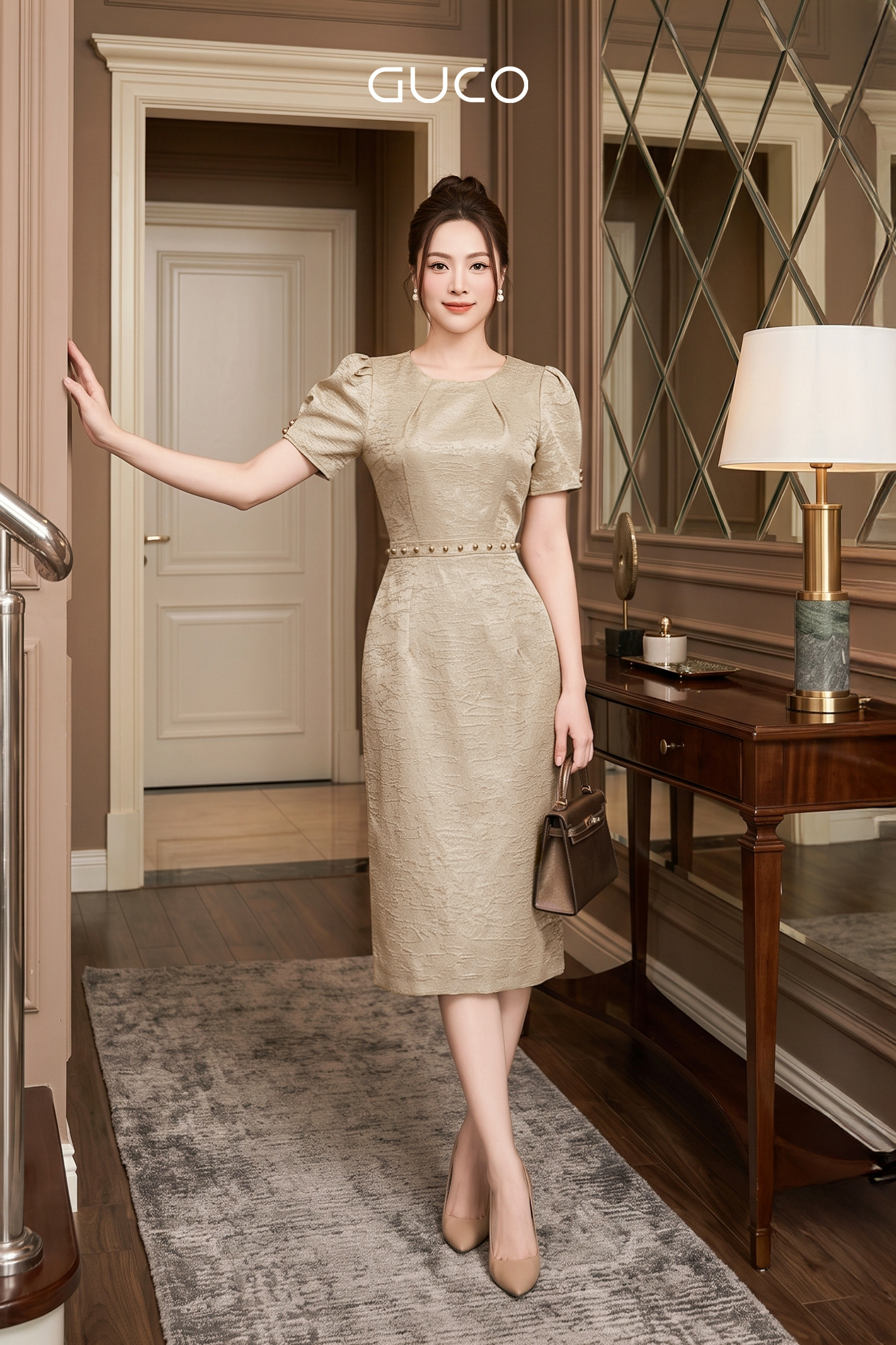 ĐẦM GẤM CỔ TRÒN TAY NGẮN - KEM 4310