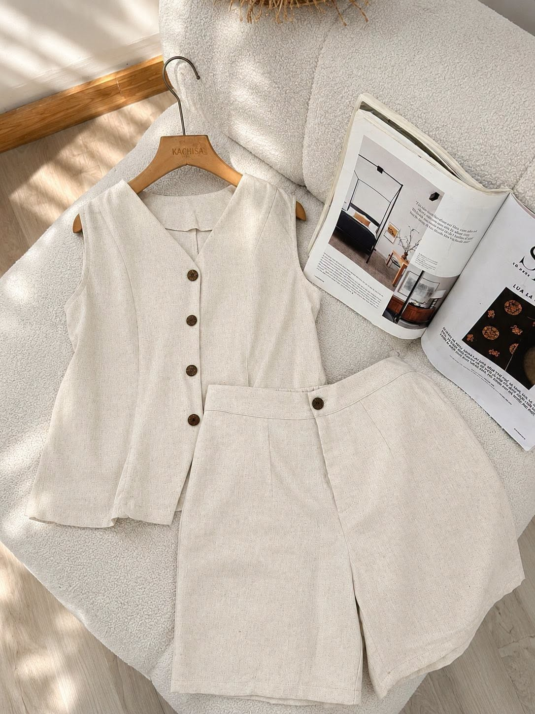 Bộ Linen bột đùi áo sát nách cổ tim_thumbnail_6
