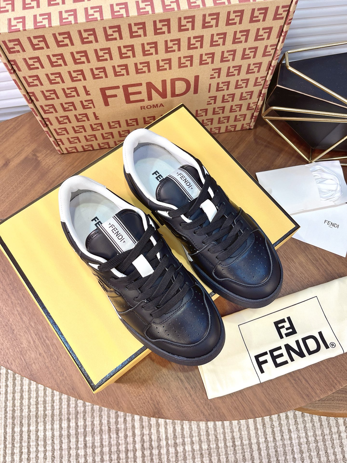 Giày Fendi