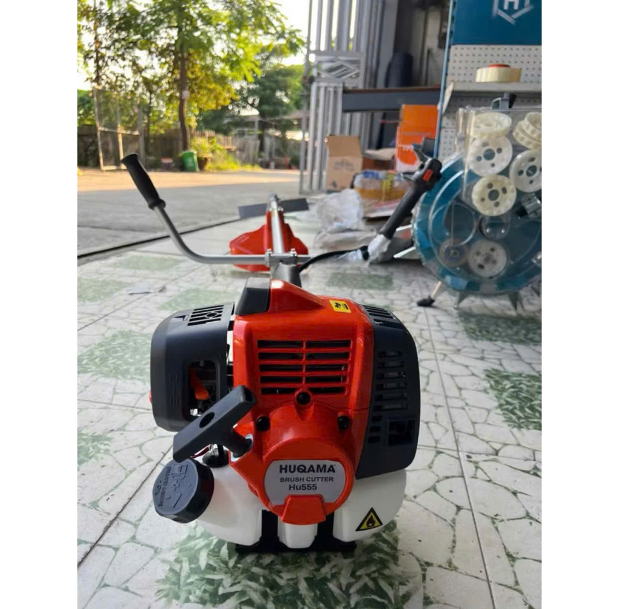 Máy Cắt Cỏ Chạy Xăng HUSQUANVN 52 – Động Cơ 2 Thì, Máy Phát Cỏ Cầm Tay