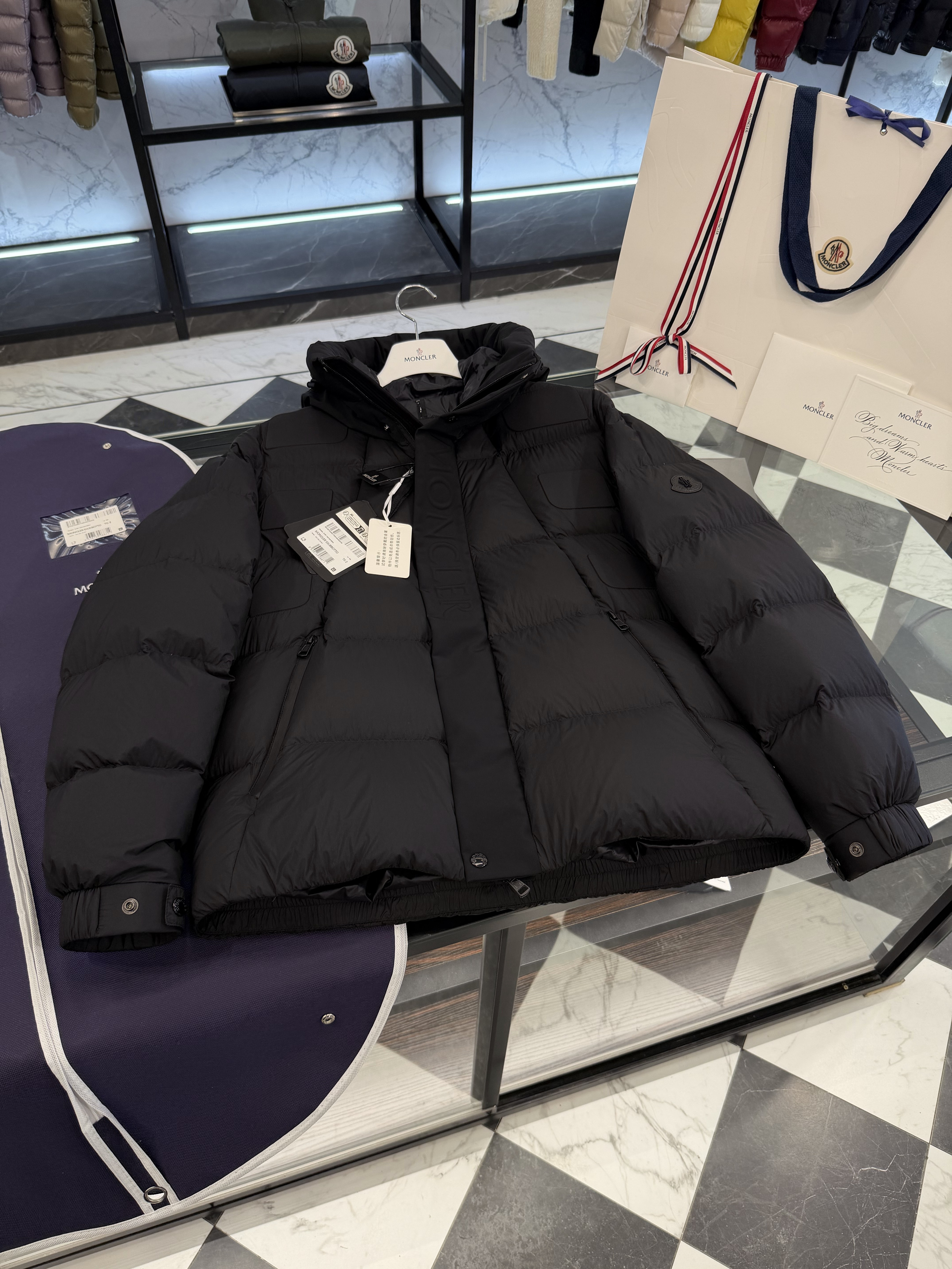 Áo Phao Moncler