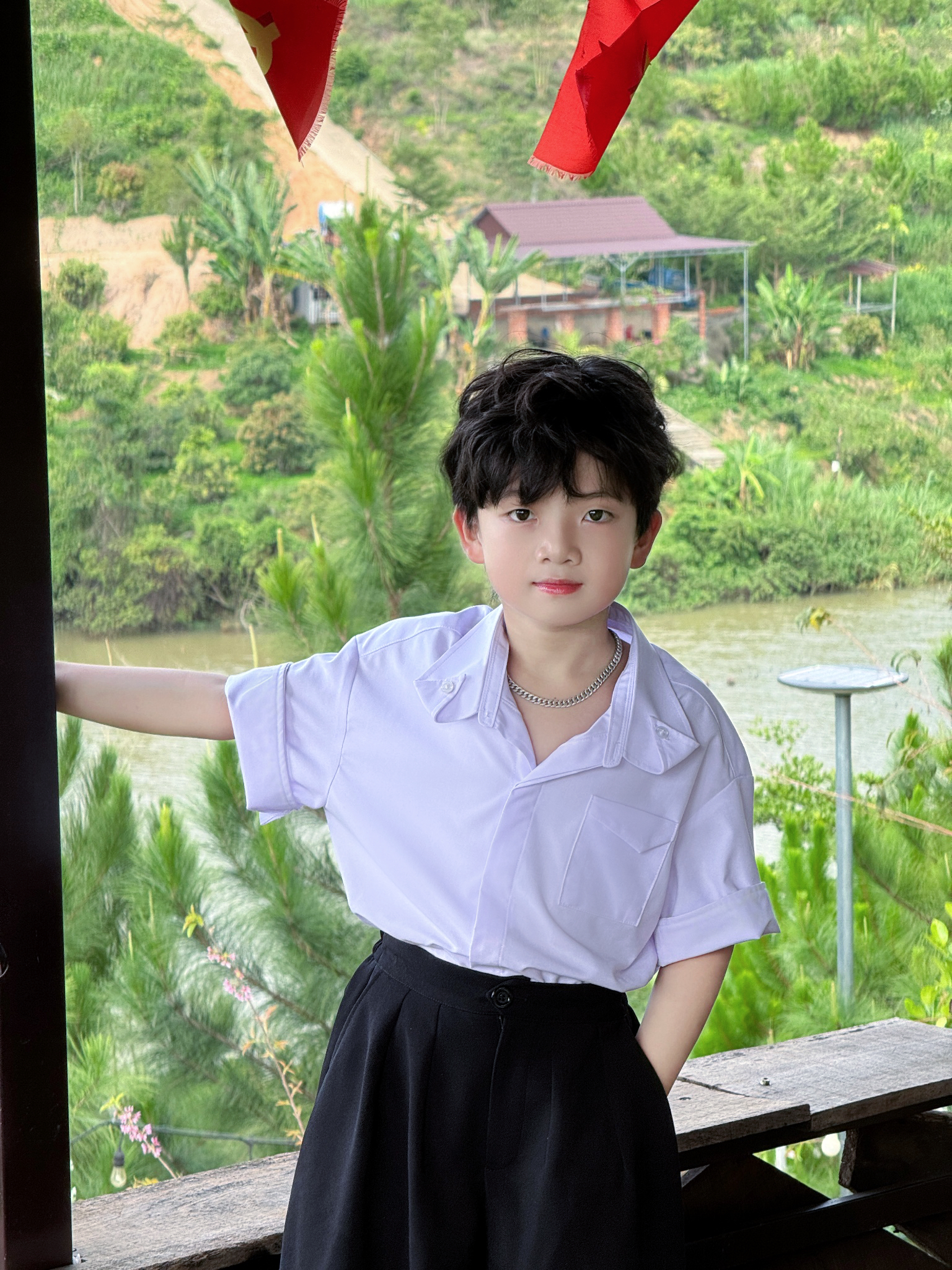 Áo Trắng Cách Điệu và Quần Sông Đen Chít Ben Cho Bé Trai. Bé Gái._thumbnail_3