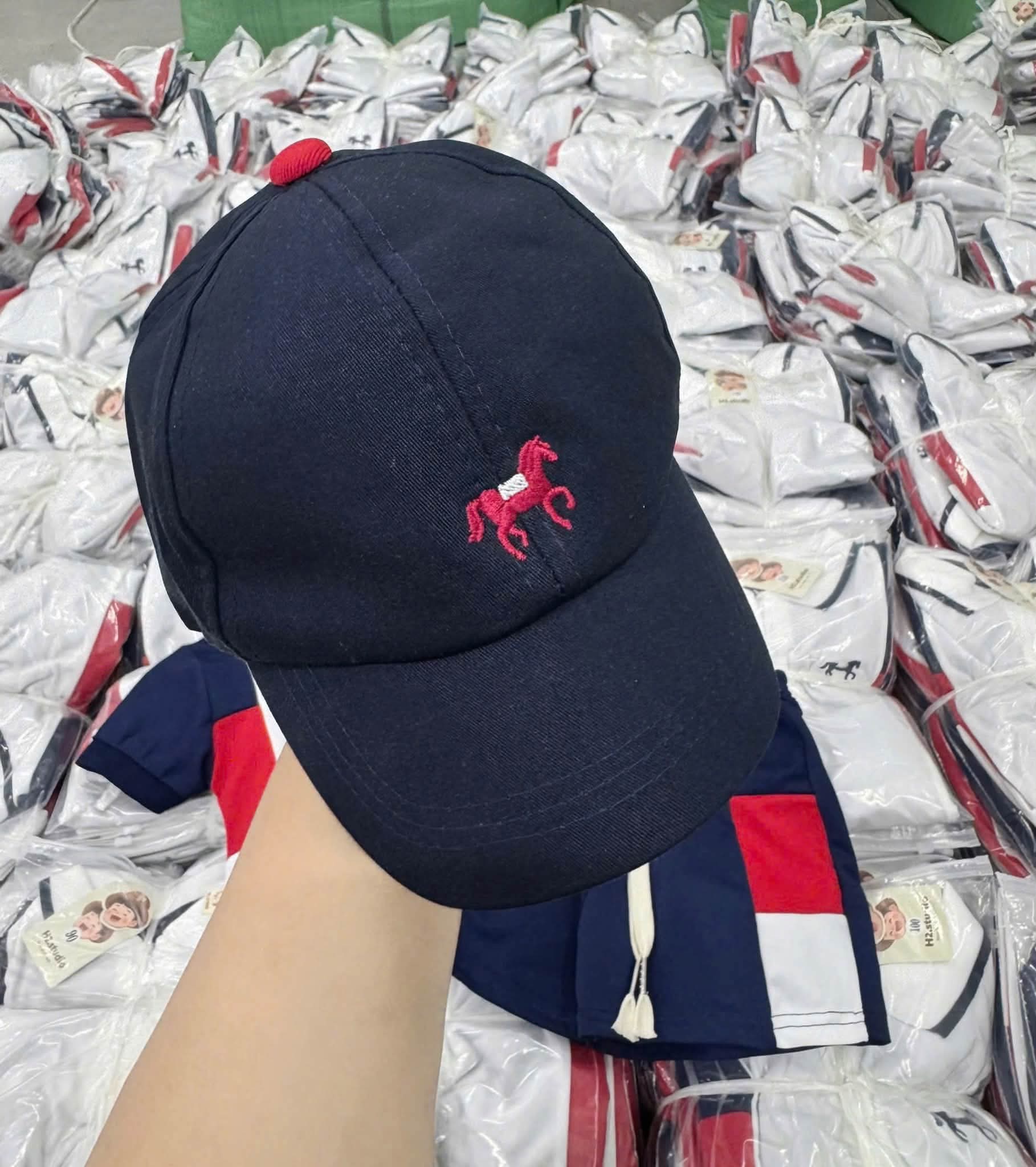Set bộ polo cá sấu ngựa phối đỏ trắng kèm mũ_thumbnail_3
