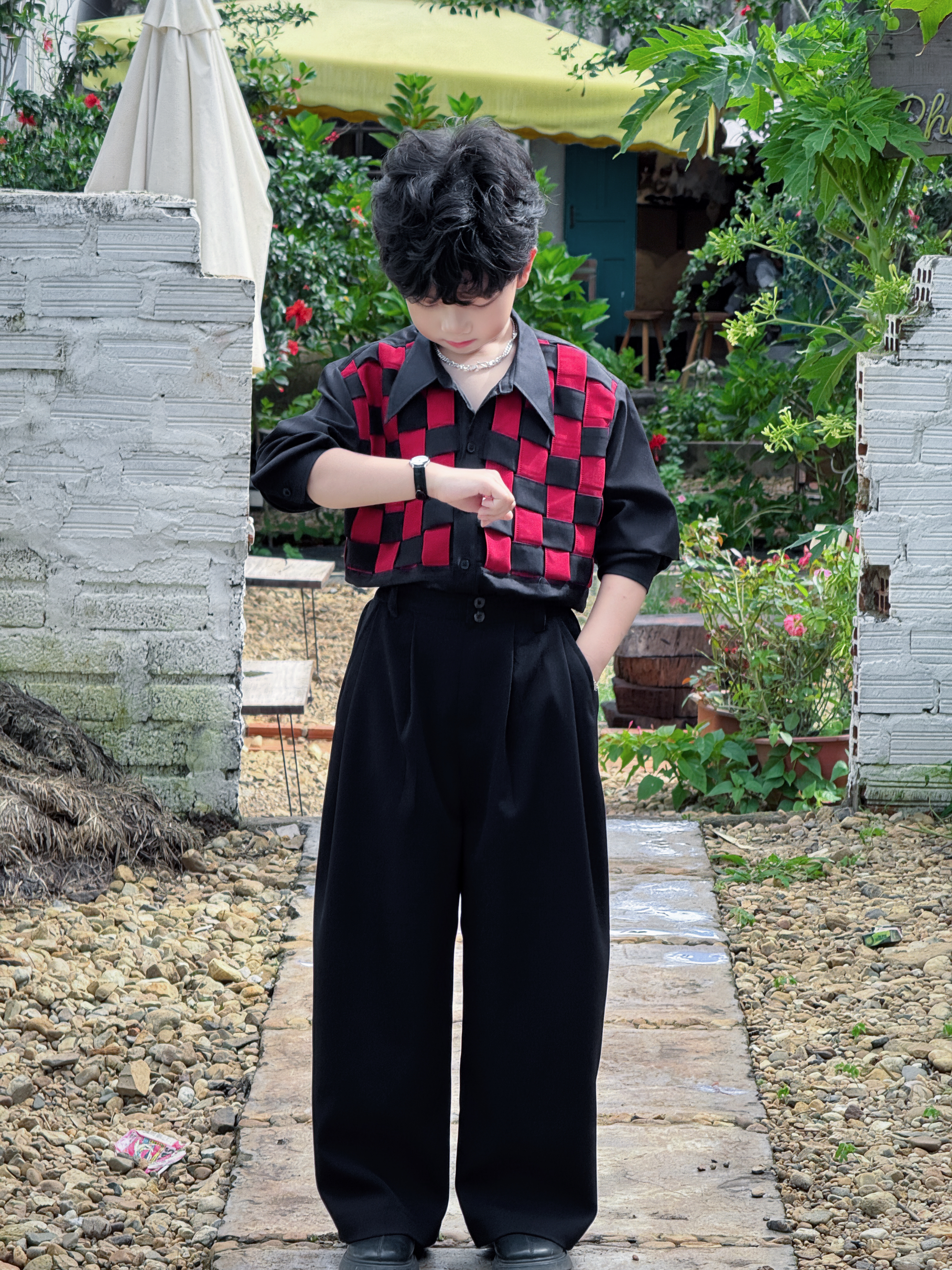 Áo Sơ Mi Đen Đỏ Đan Dây, Quần Suông Đen Cho Bé Trai, Bé Gái.._thumbnail_4