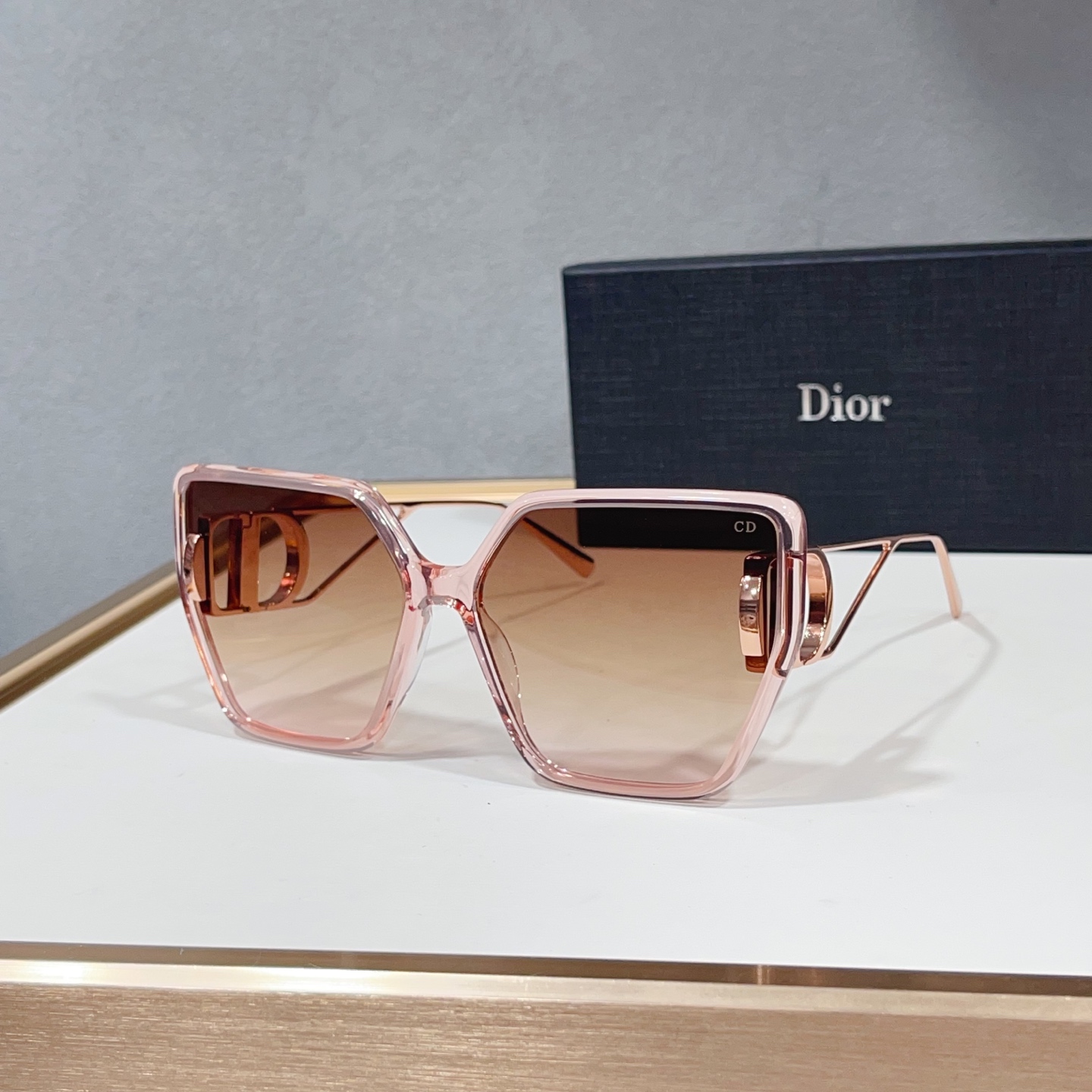 Kính dior