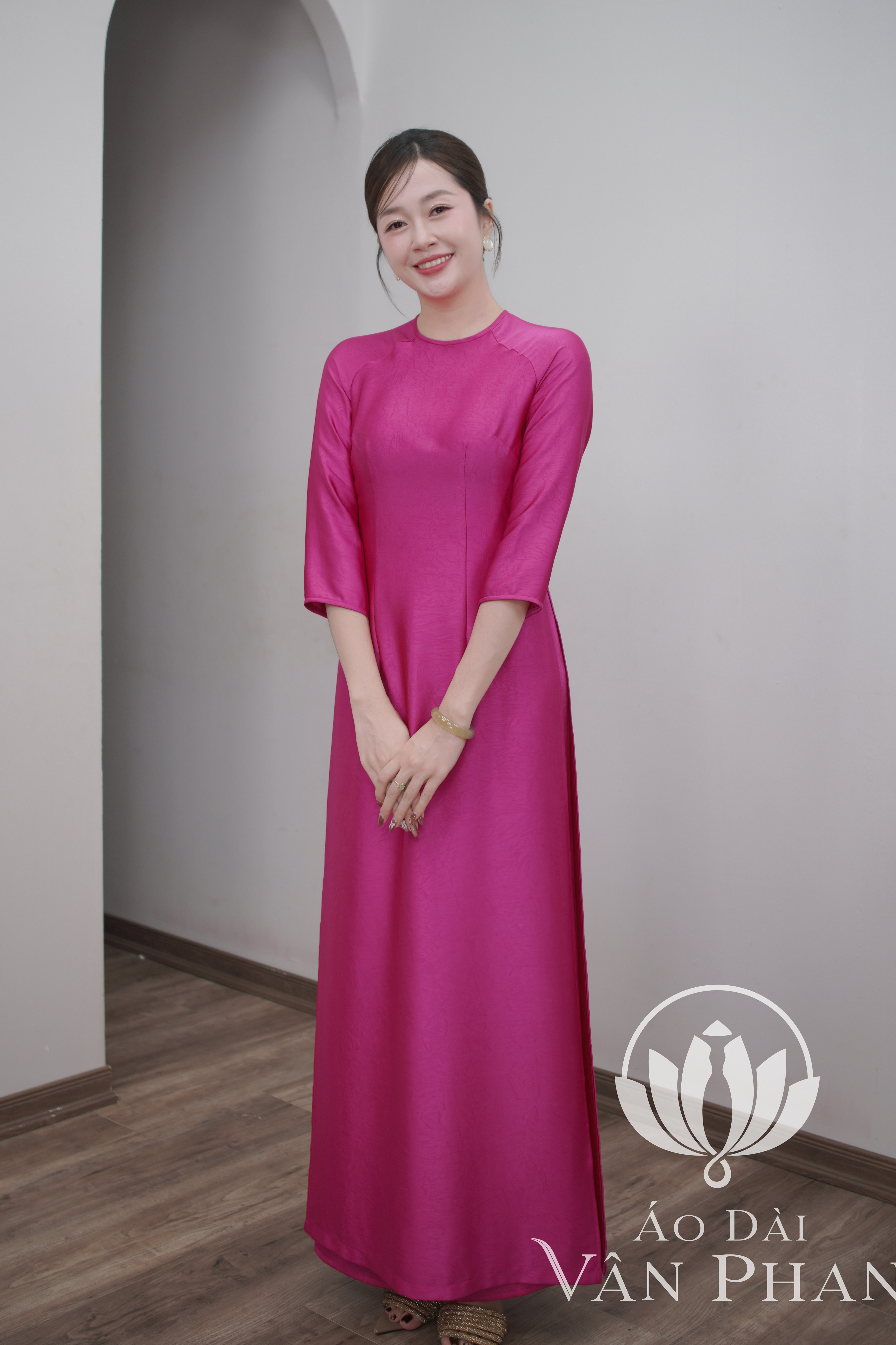 A3210CT áo dài cổ khít tay lỡ lụa dubai hồng sen_thumbnail_3