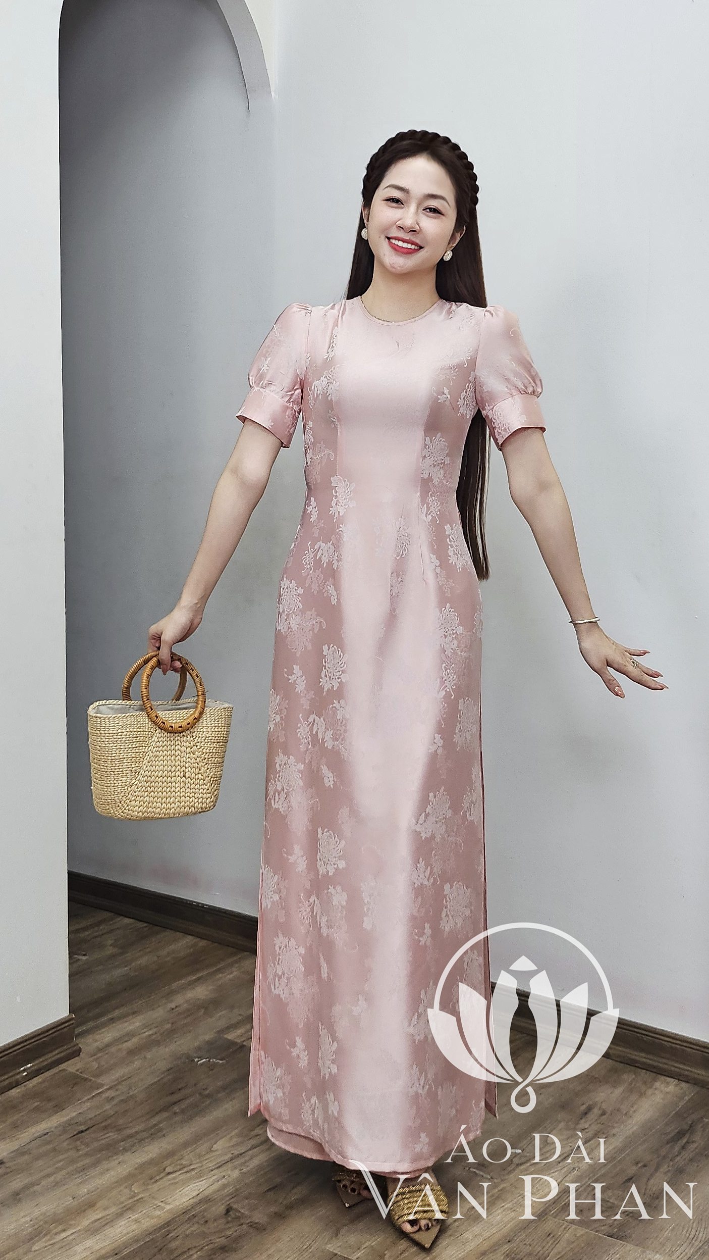 A3245 áo dài cổ khít tay cộc gấm hồng nhạt_thumbnail_1