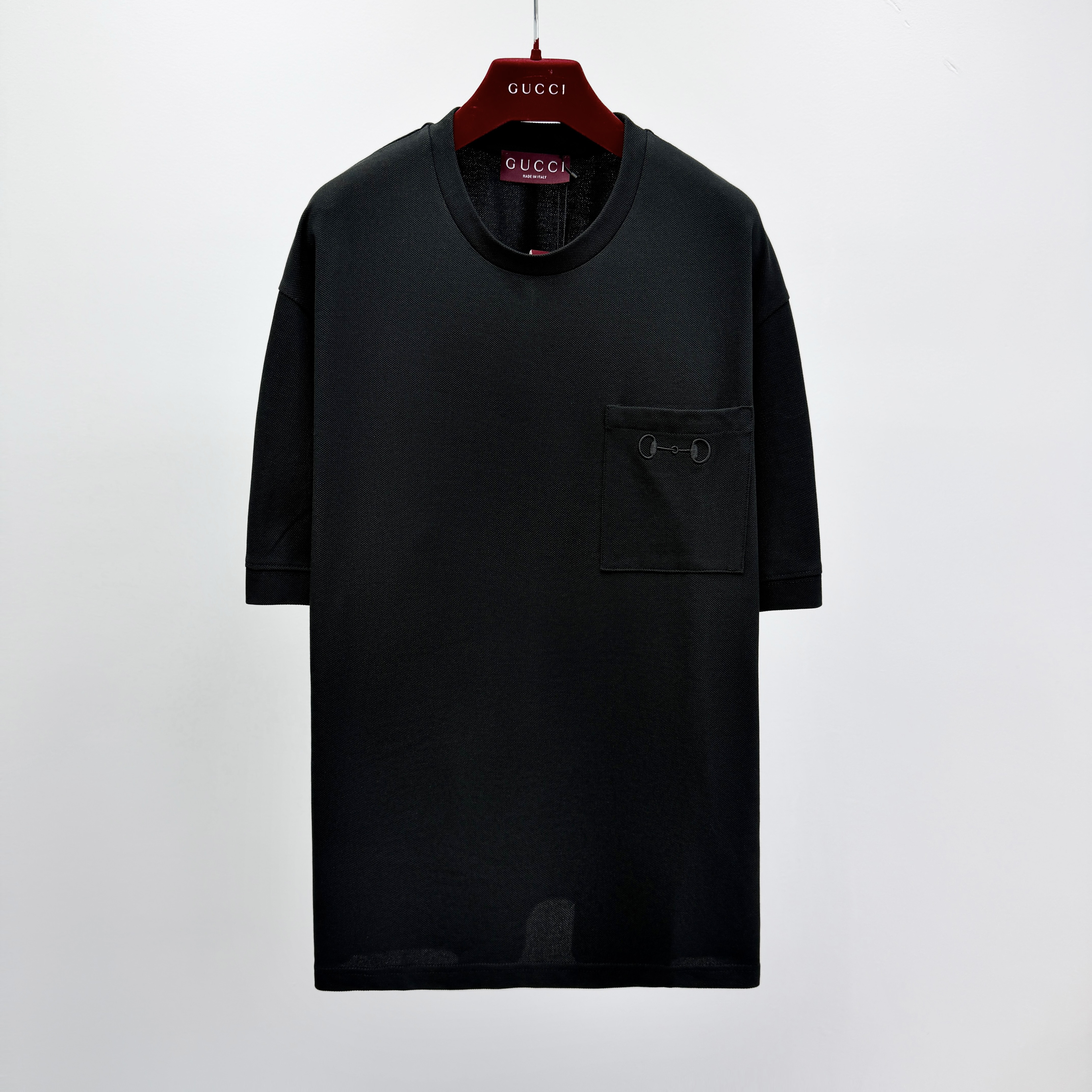 Phông Gucci