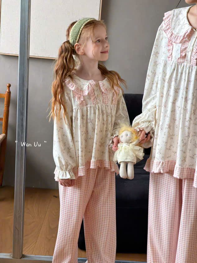 V68 - Bộ ngủ pyjama bèo hồng IU_thumbnail_0