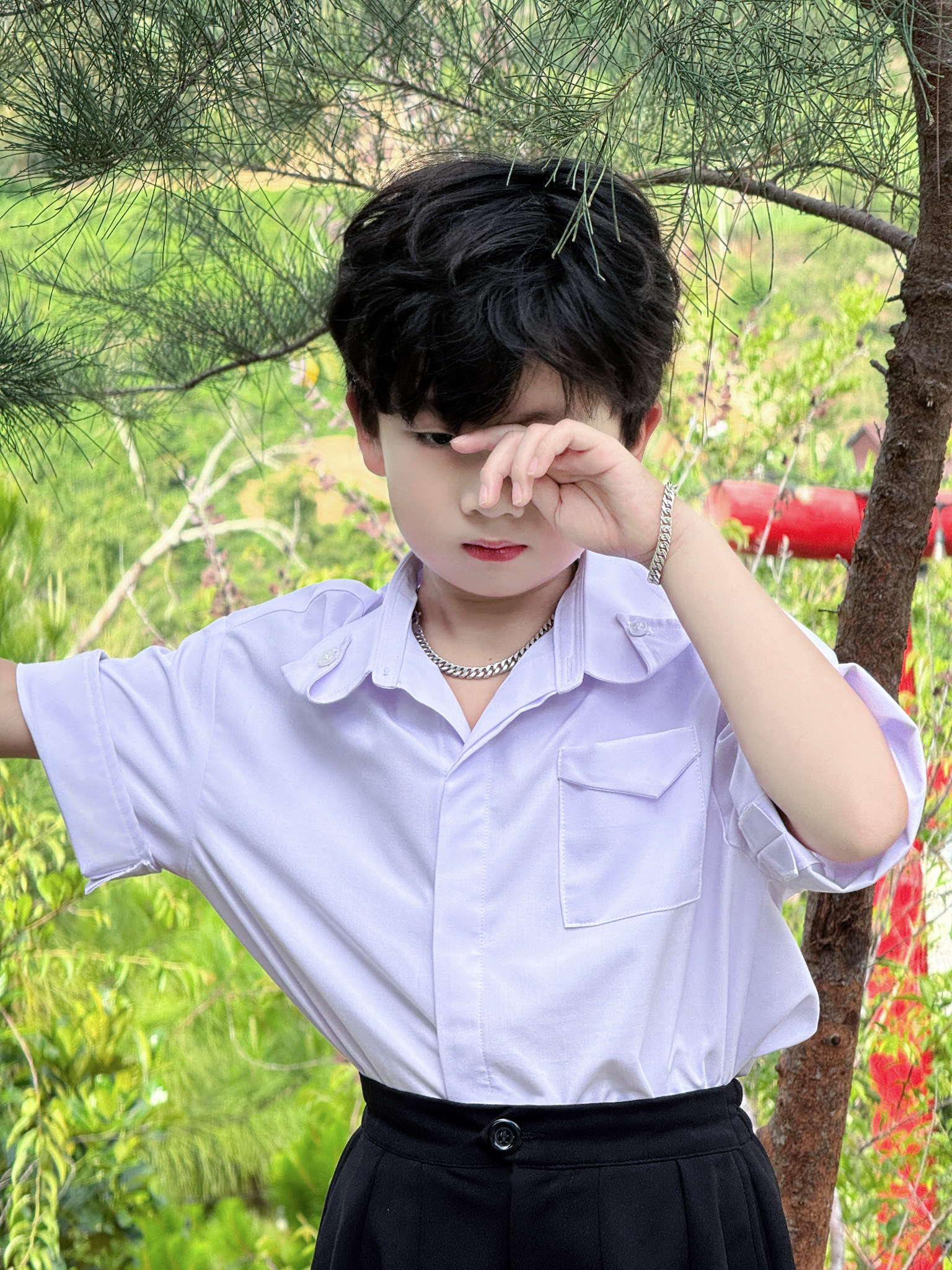 Áo Trắng Cách Điệu và Quần Sông Đen Chít Ben Cho Bé Trai. Bé Gái._thumbnail_2