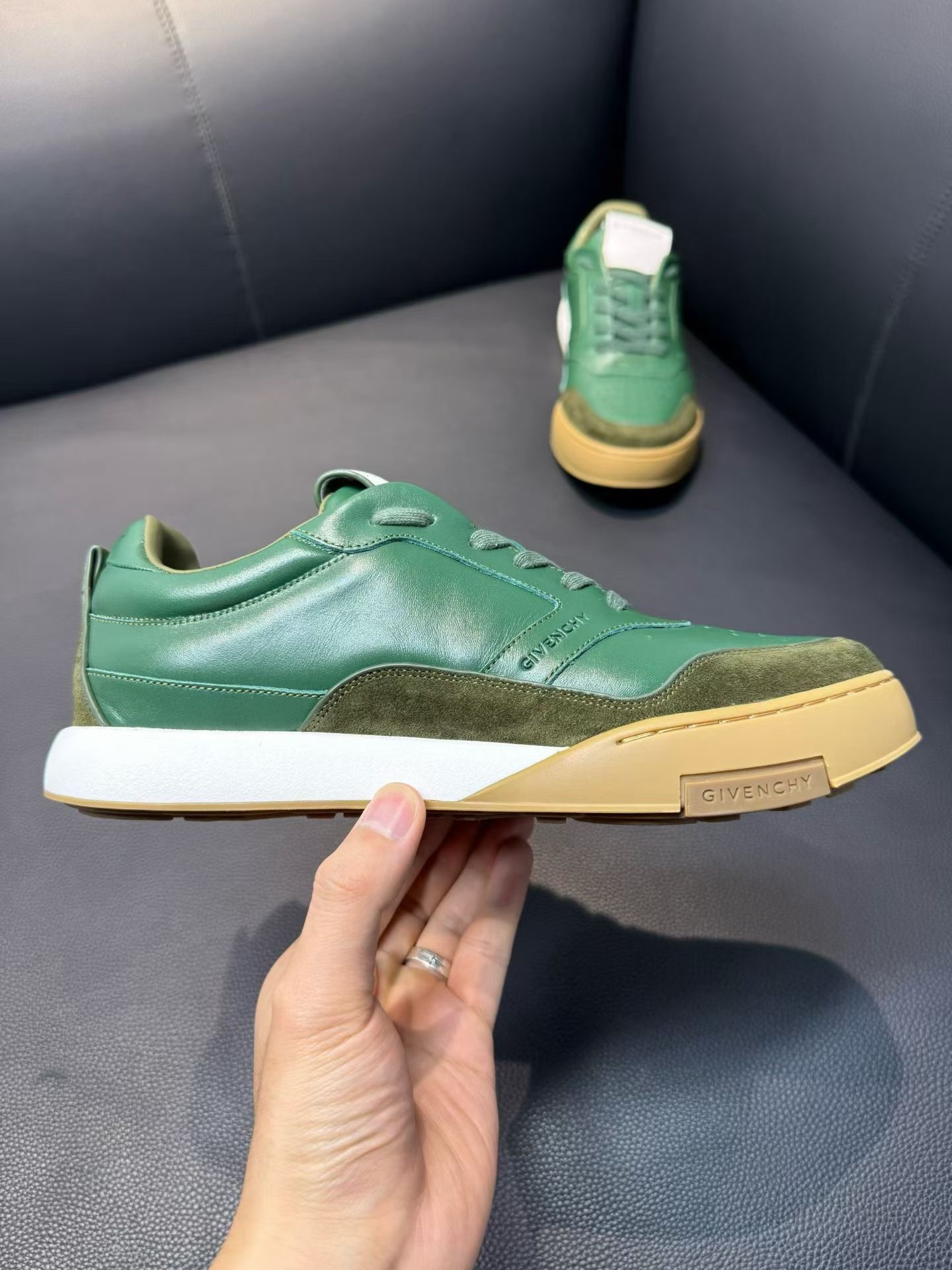Giày Givency