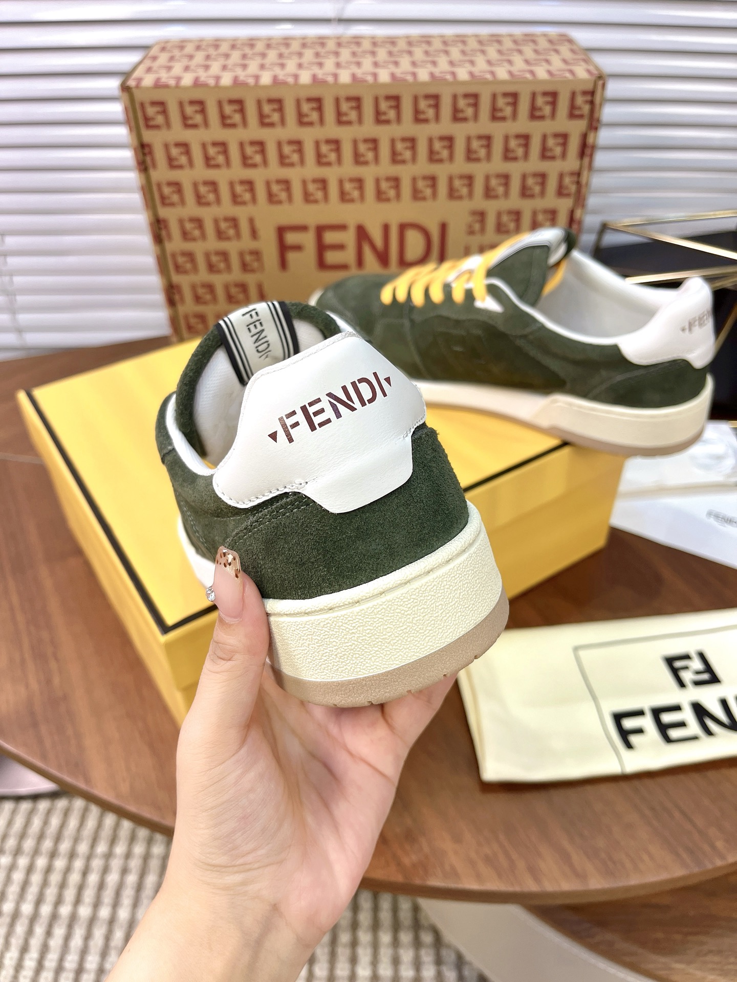 Giày Fendi_thumbnail_2