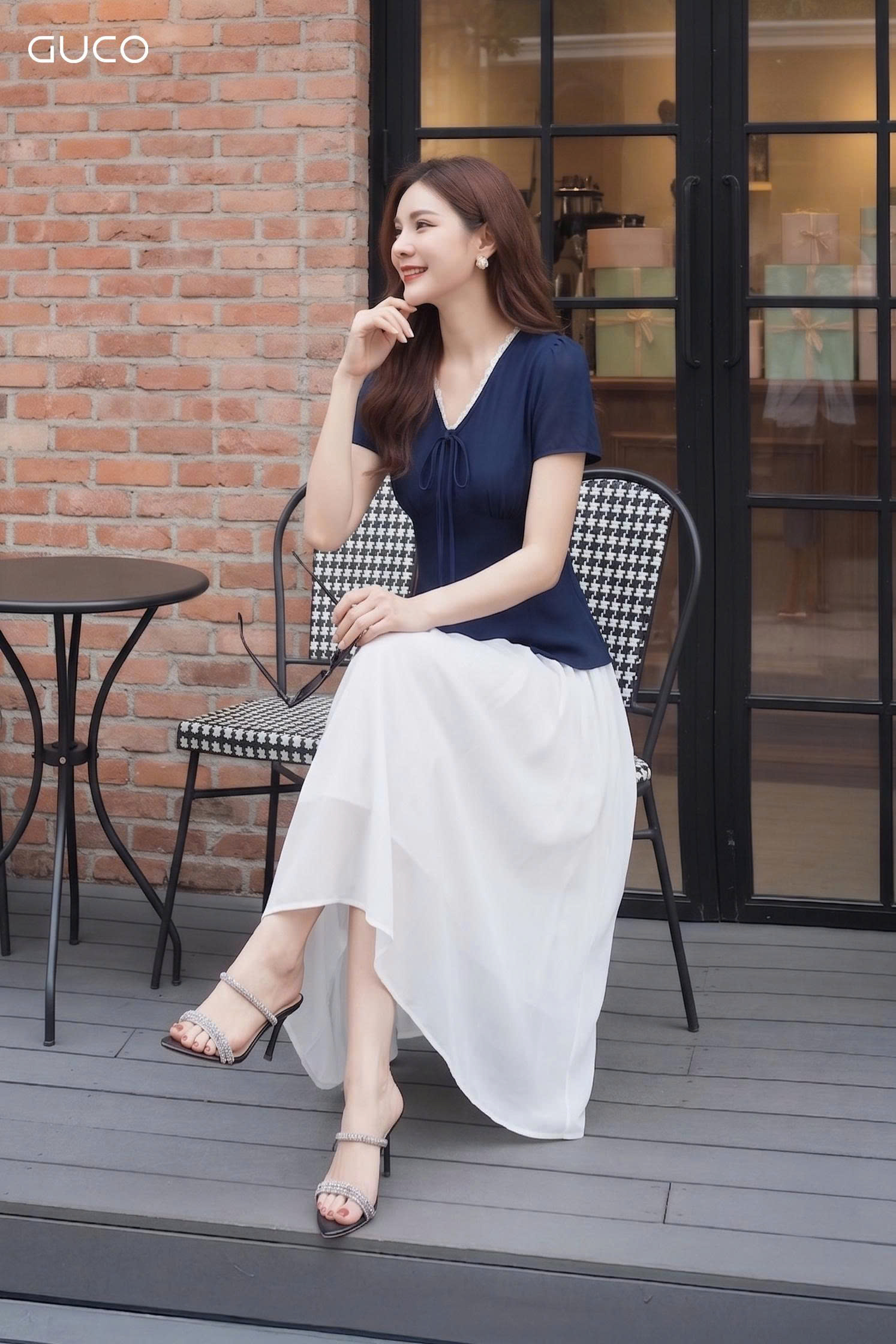 GUCO Áo Xanh Navy Viền Ren Thắt Nơ_thumbnail_3