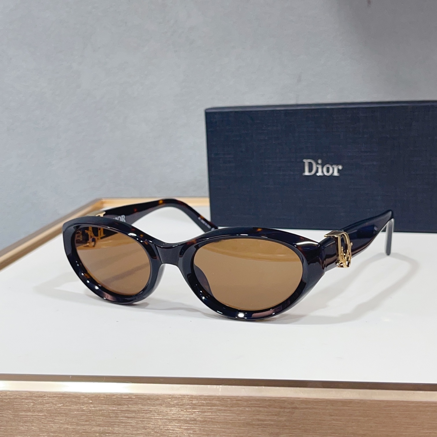 Kính dior