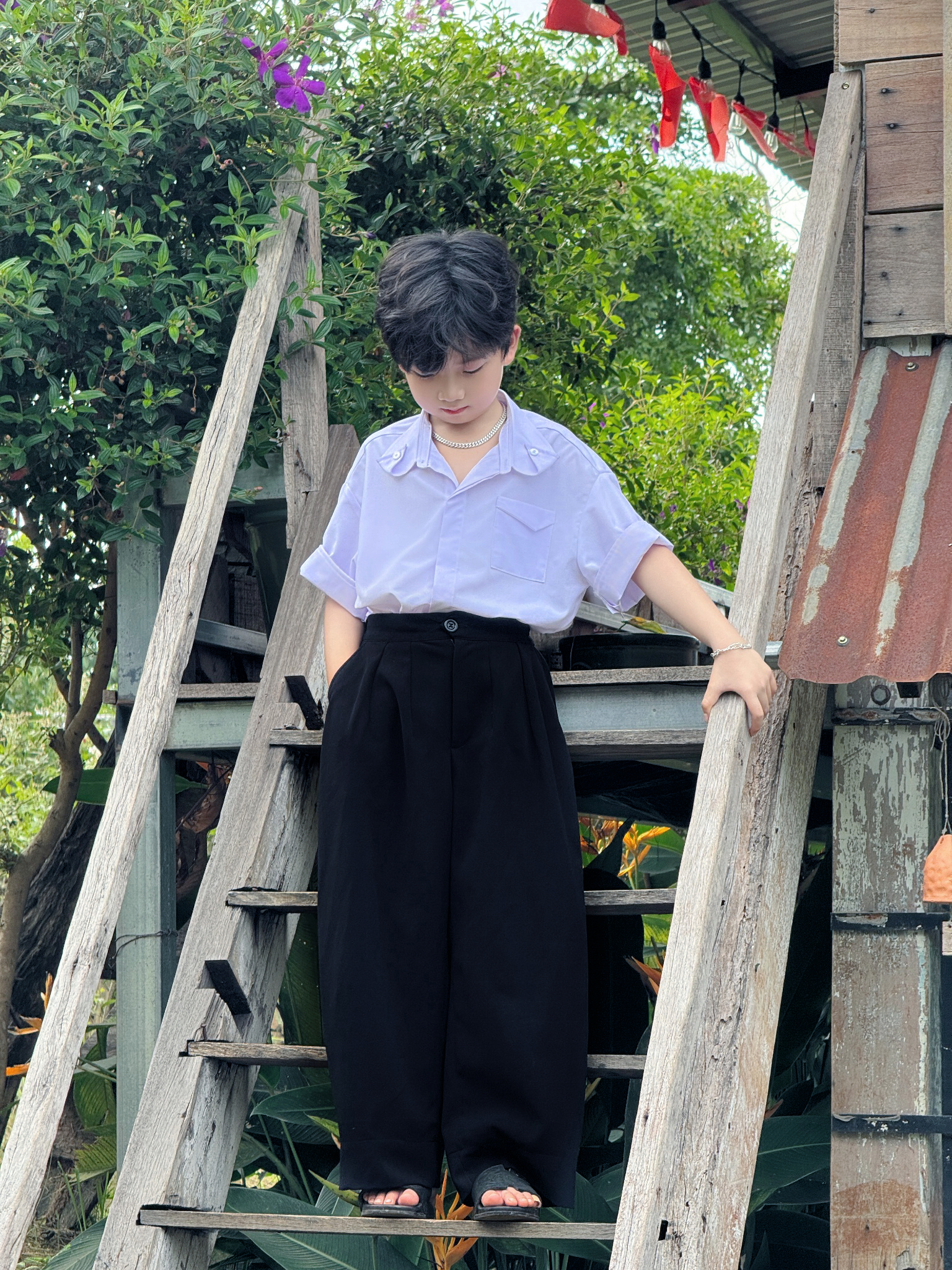 Áo Trắng Cách Điệu và Quần Sông Đen Chít Ben Cho Bé Trai. Bé Gái._thumbnail_5
