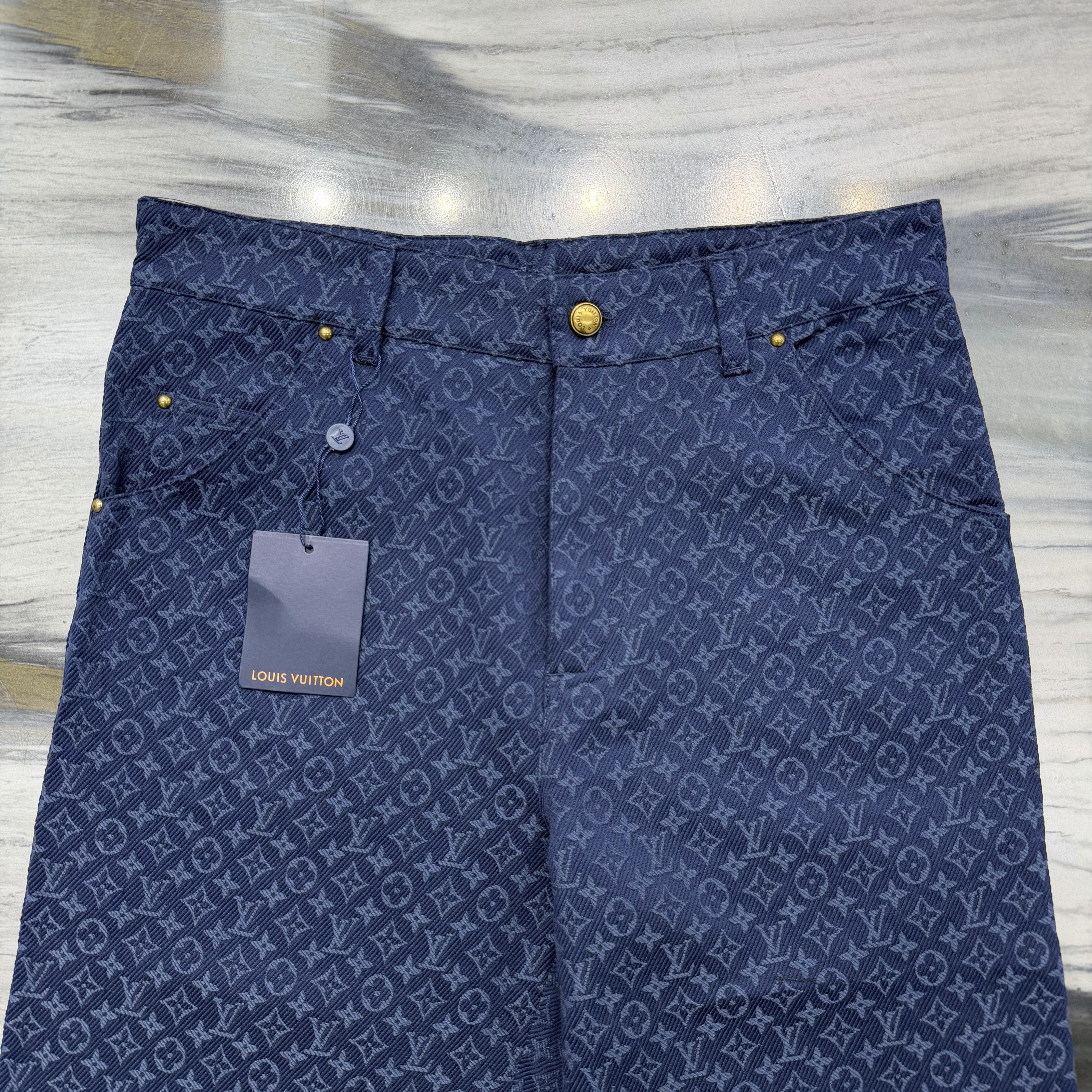 Quần LV 