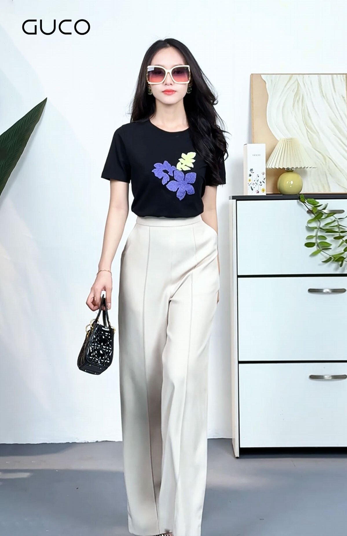 ÁO THUN TAY NGẮN HOA THÊU - ĐEN_thumbnail_3
