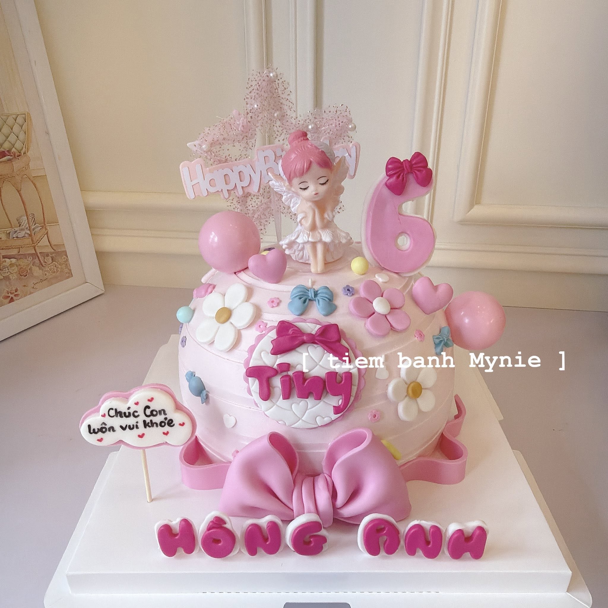 Bánh thôi nôi, bánh cho bé gái tone hồng