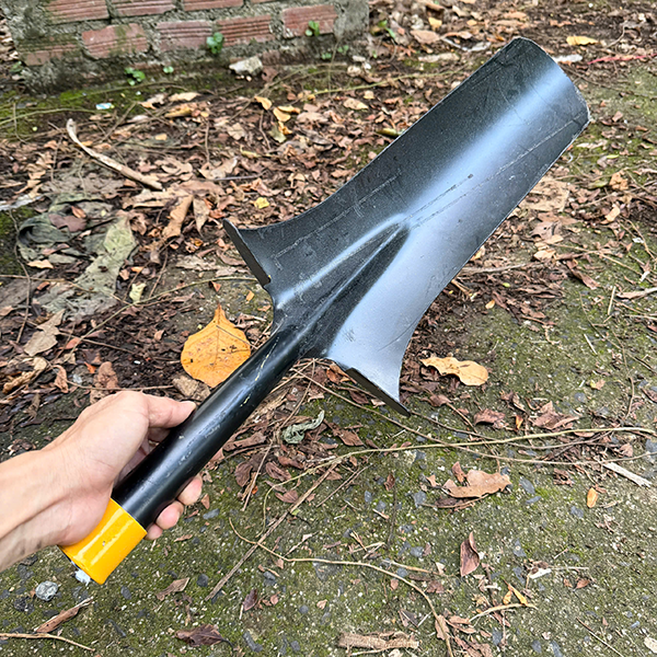Xẻng Yardworks (hàng thanh lý)