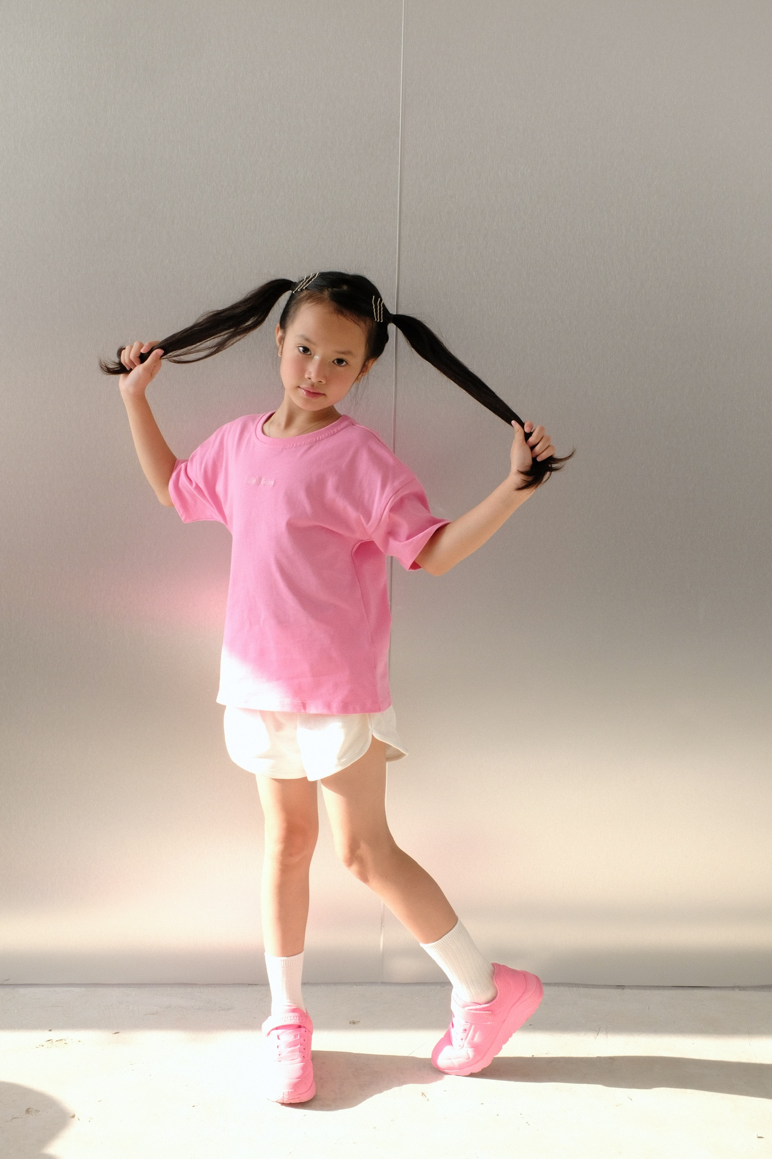 Lillie T-Shirt 24 (Áo Phông Thêu Chữ Cổ Tròn)_thumbnail_5