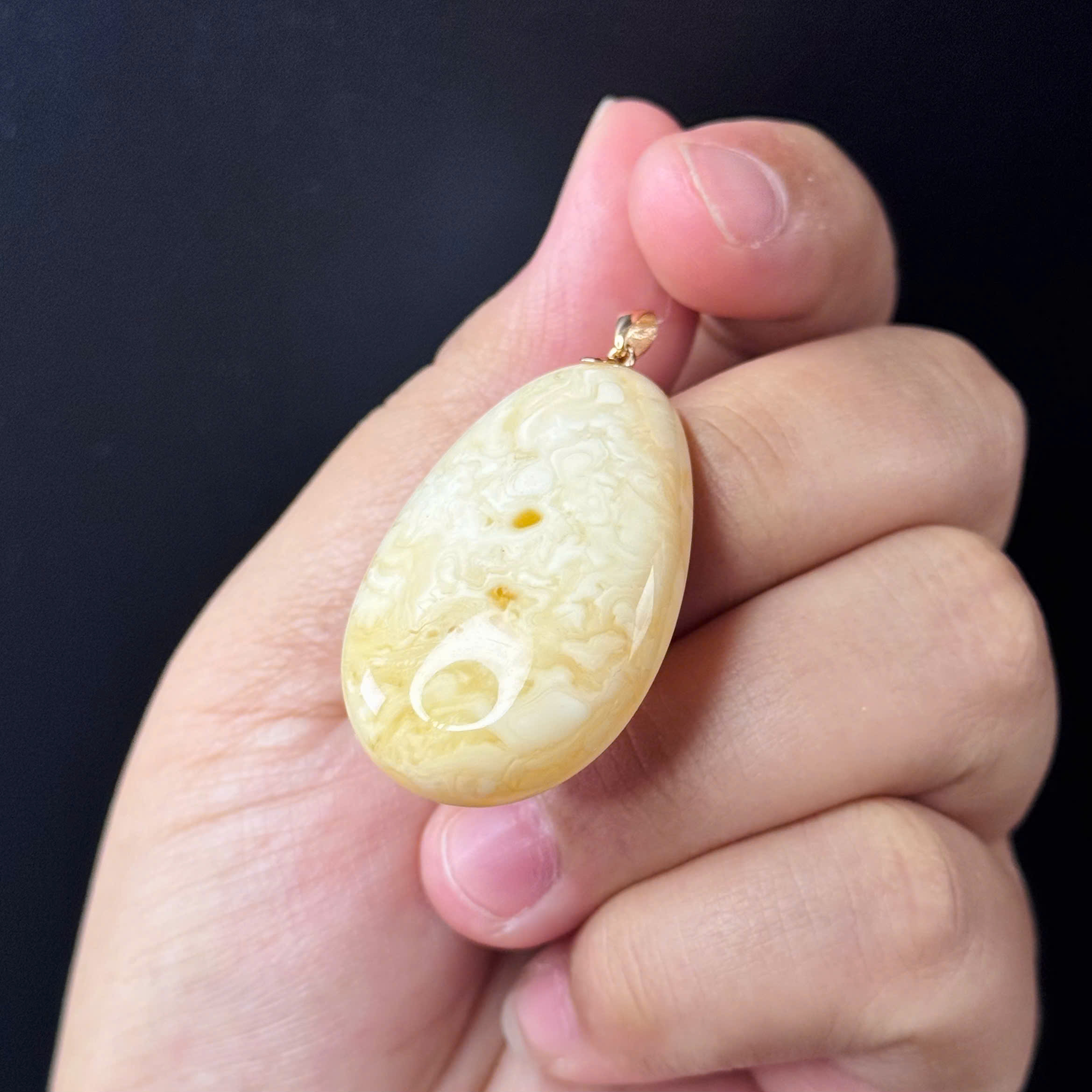 Mặt Dây Chuyền Hổ Phách Hoàng Gia Vân Bạch Oval Chốt Vàng 585 - Mã 3422_thumbnail_2