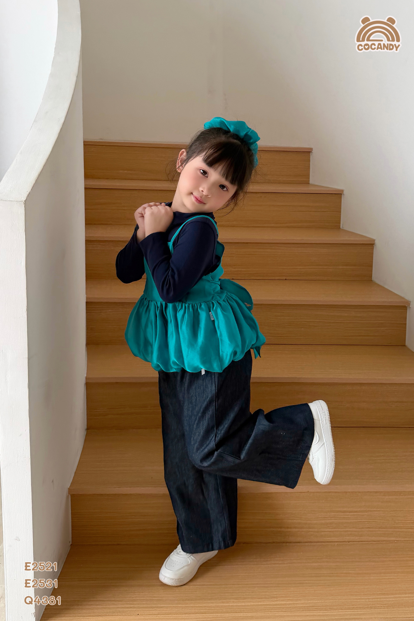 Set áo tơ 2 dây ĐỎ form bí kèm scrunchies_thumbnail_8