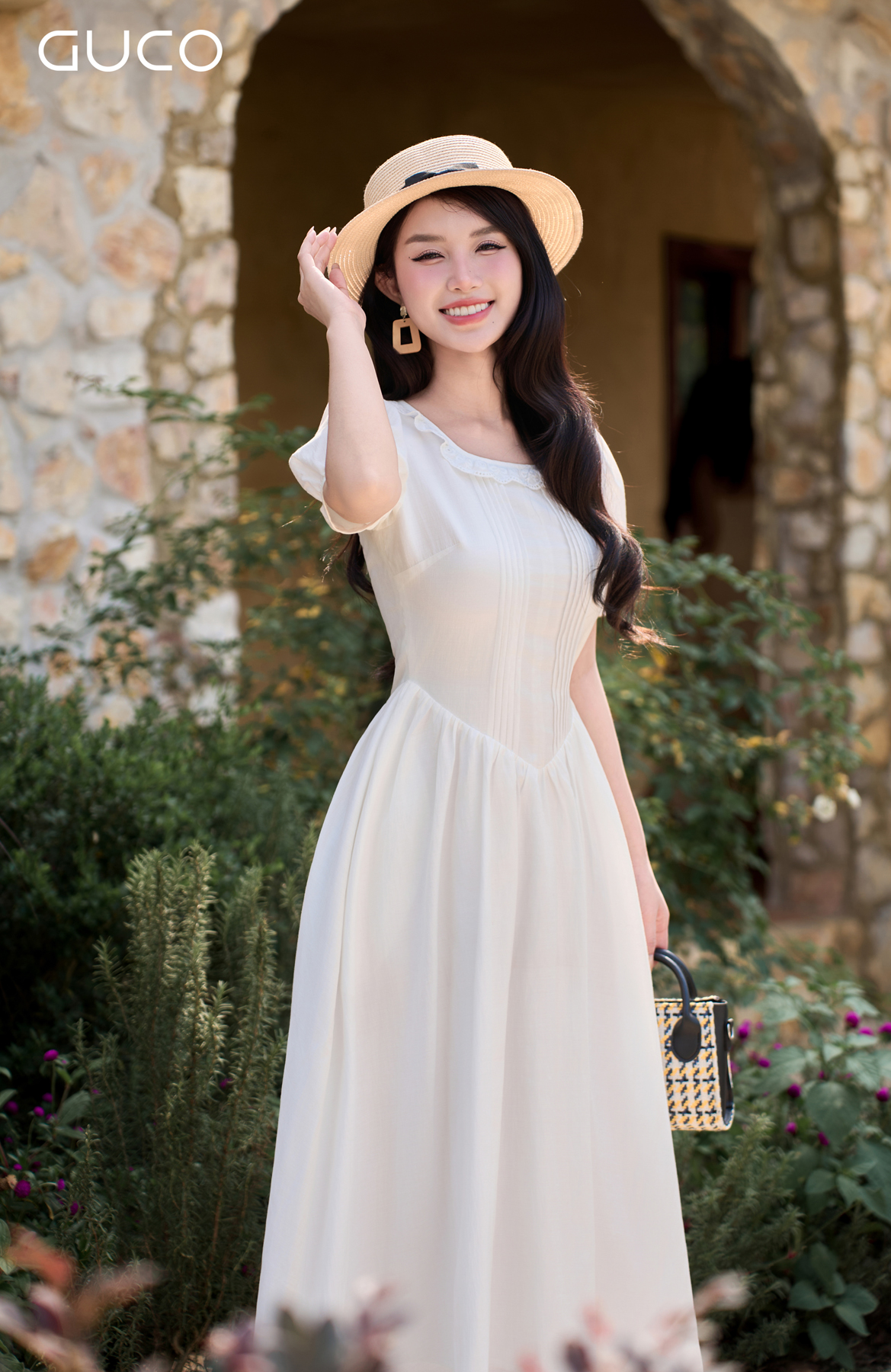 GUCO Đầm Maxi Trắng Vintage Cổ Ren_thumbnail_2