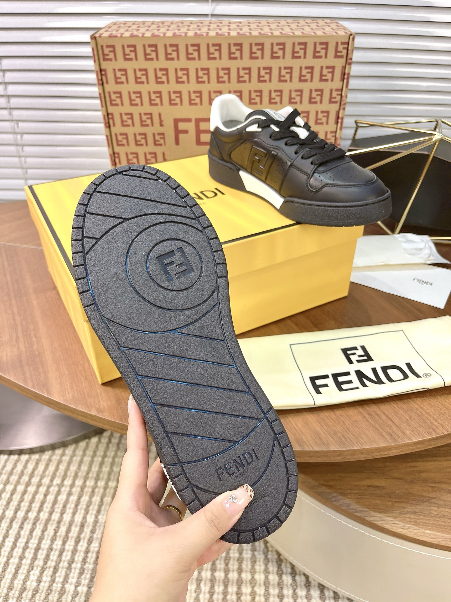 Giày Fendi_thumbnail_2