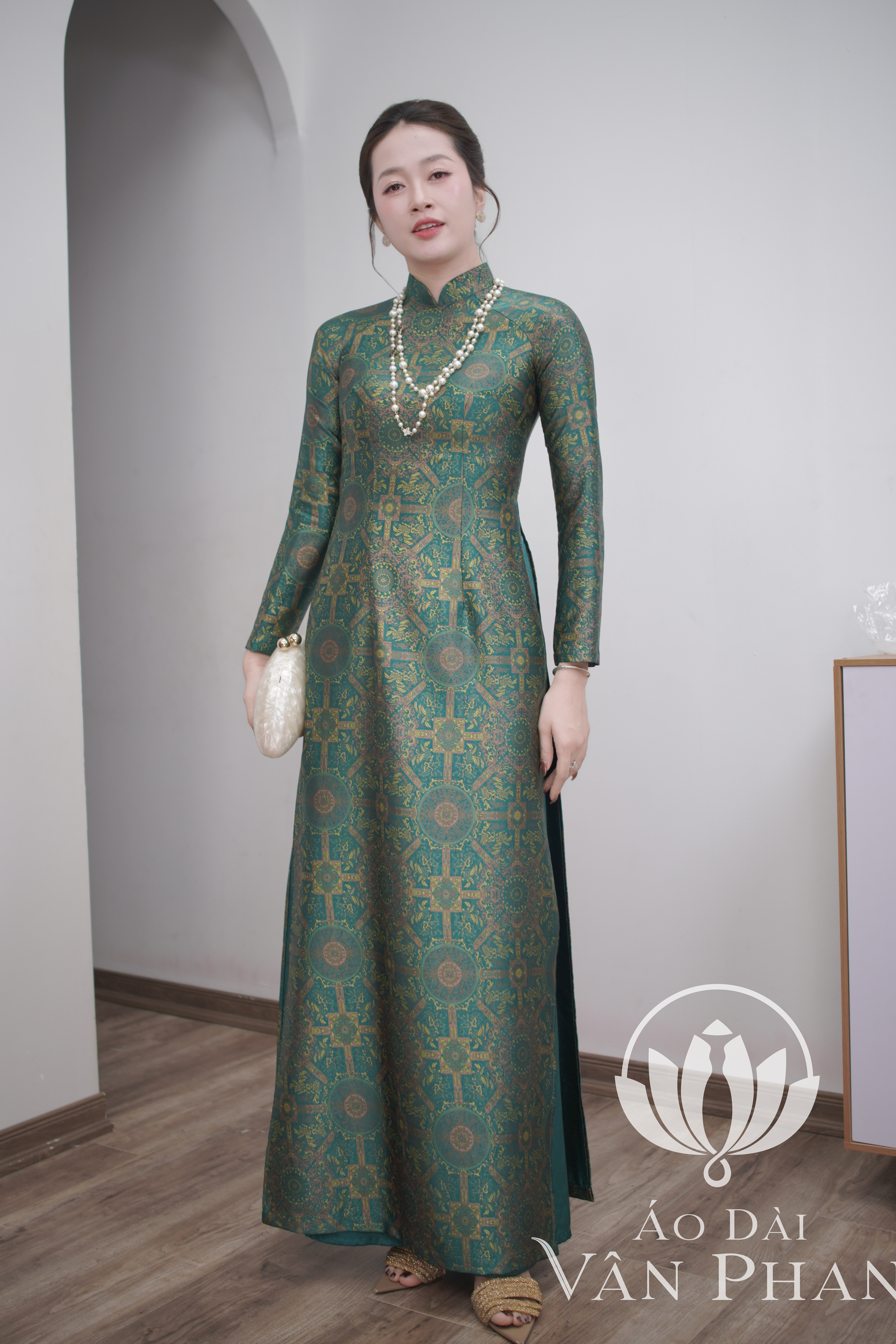 A3316CC áo dài cổ cao lụa dubai xanh lá thổ cẩm_thumbnail_1
