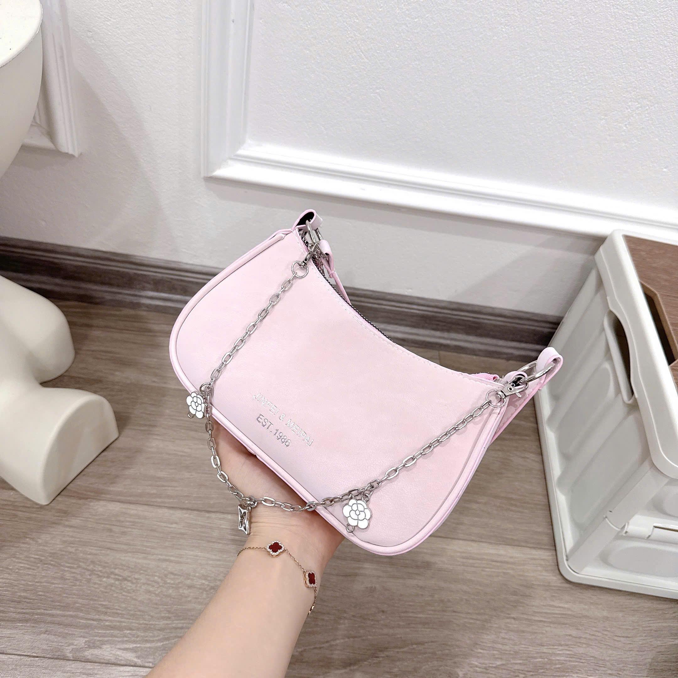Túi Xách Nữ Chống Thấm Túi Đeo Vai Bán Nguyệt Phối Xích Charm Hoa Phong Cách Retro CUN412